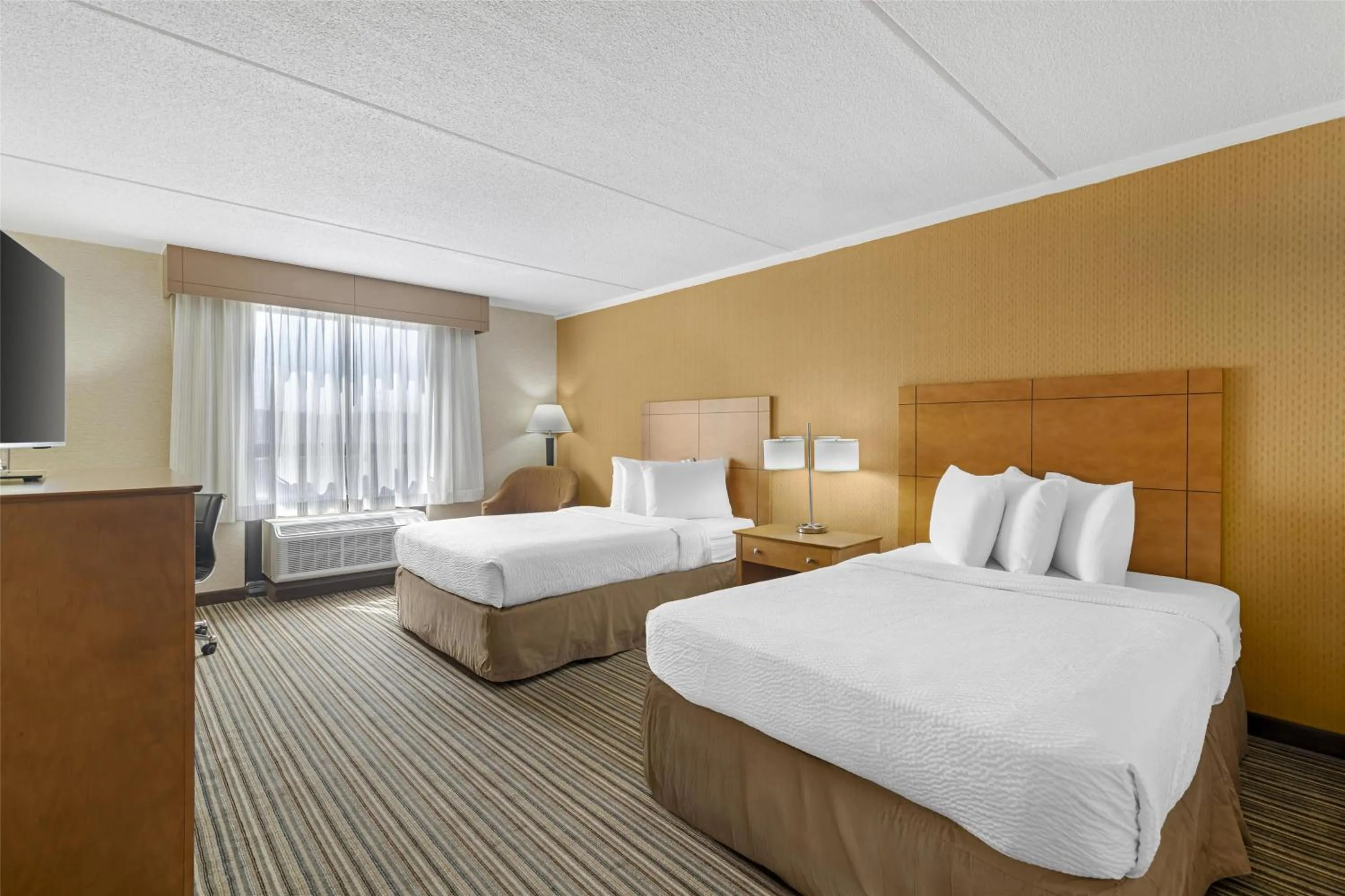 Deluxe Double Room with Two Double Beds - Non-Smoking in Best Western Royal Plaza Hotel and Trade Center