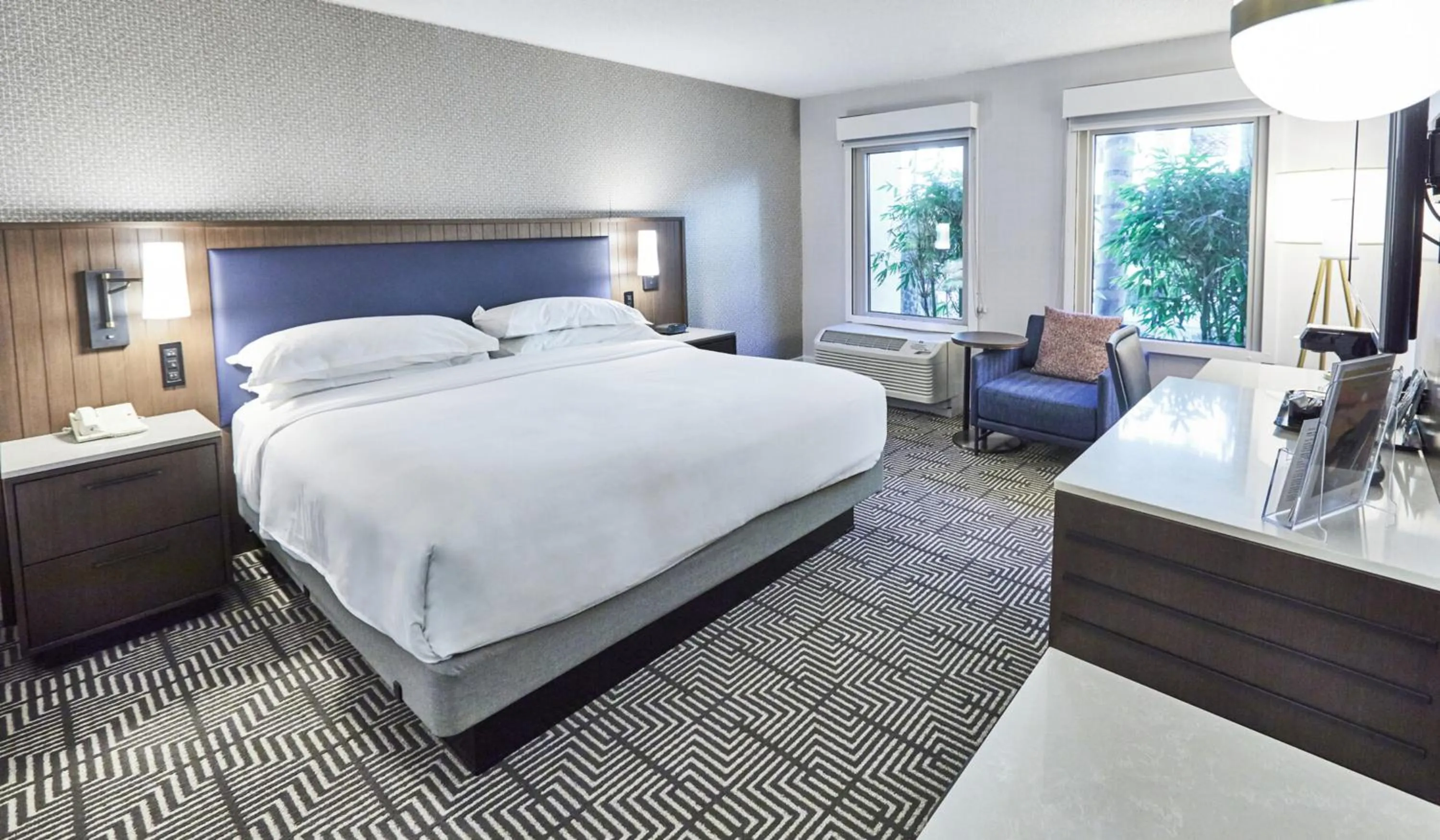 Deluxe King Room in Riu Plaza Fisherman's Wharf