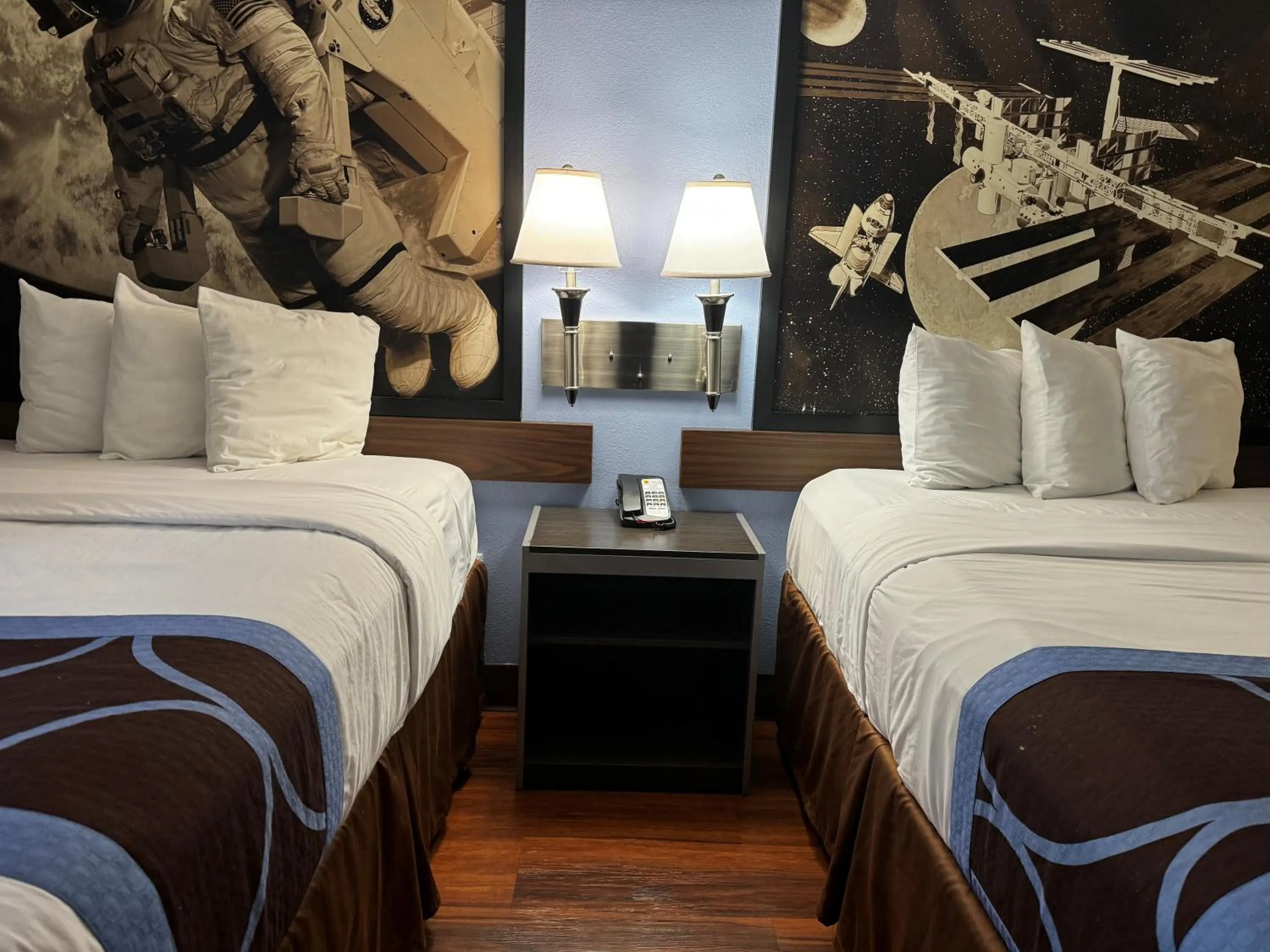 2 Queen Beds, Mobility/Hearing Access Room, Roll-In Shower, Pet-Friendly, Smoking in Super 8 by Wyndham Houston Webster NASA