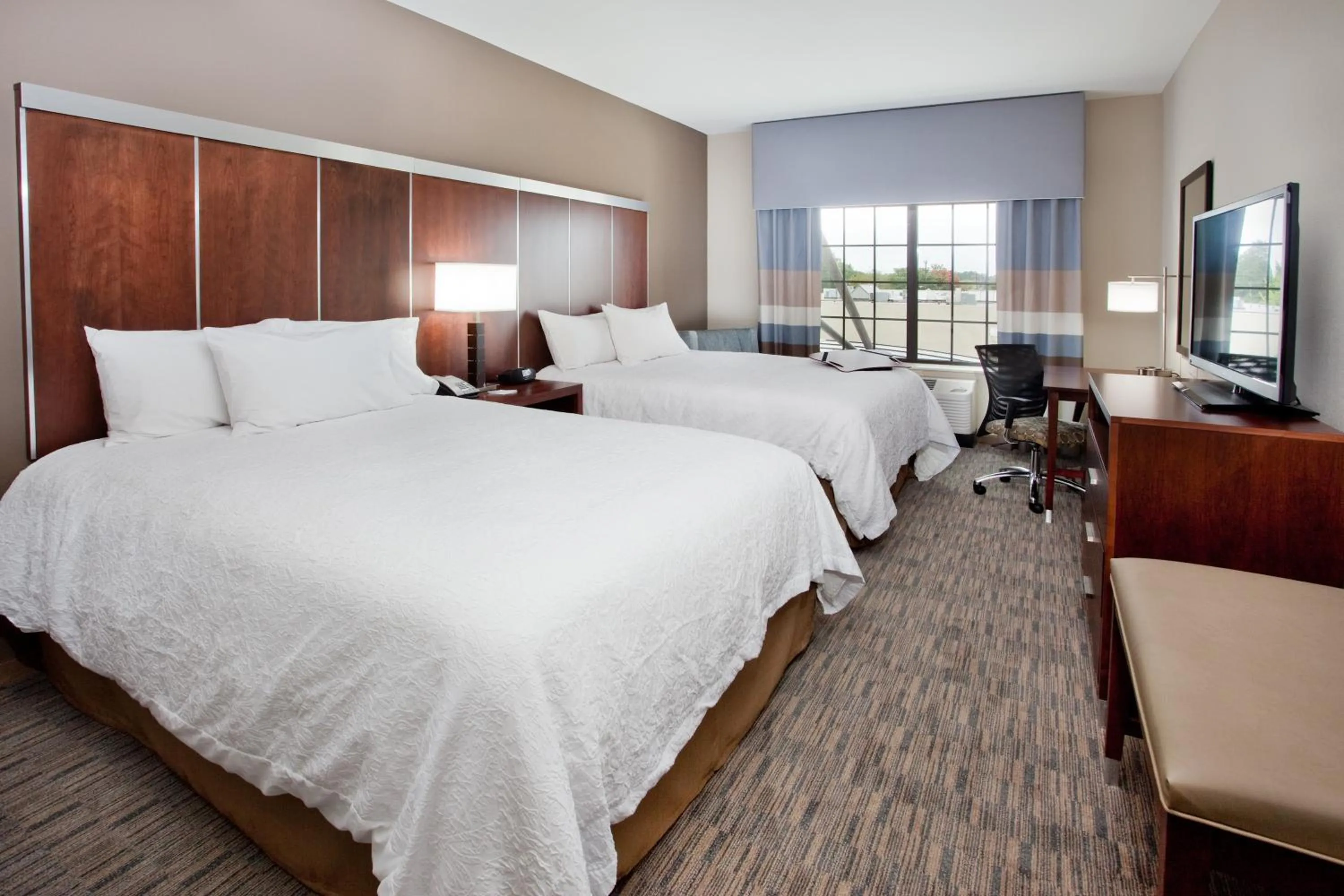 Queen Room with Two Queen Beds - Hearing Access/Non-Smoking in Hampton Inn & Suites Chapel Hill/Carrboro