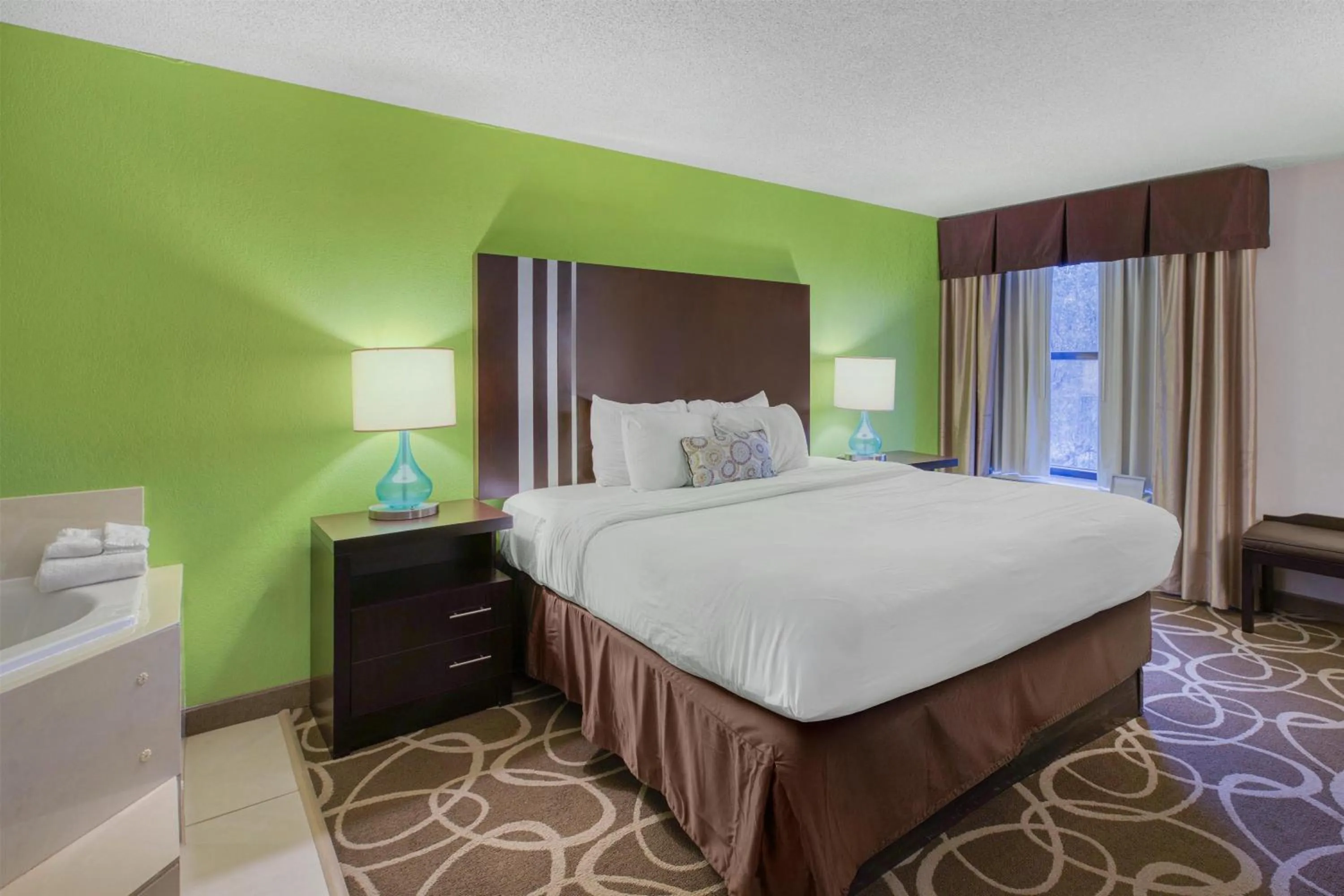 King Room with Spa Bath - Non-Smoking in Best Western Lake Cumberland Inn
