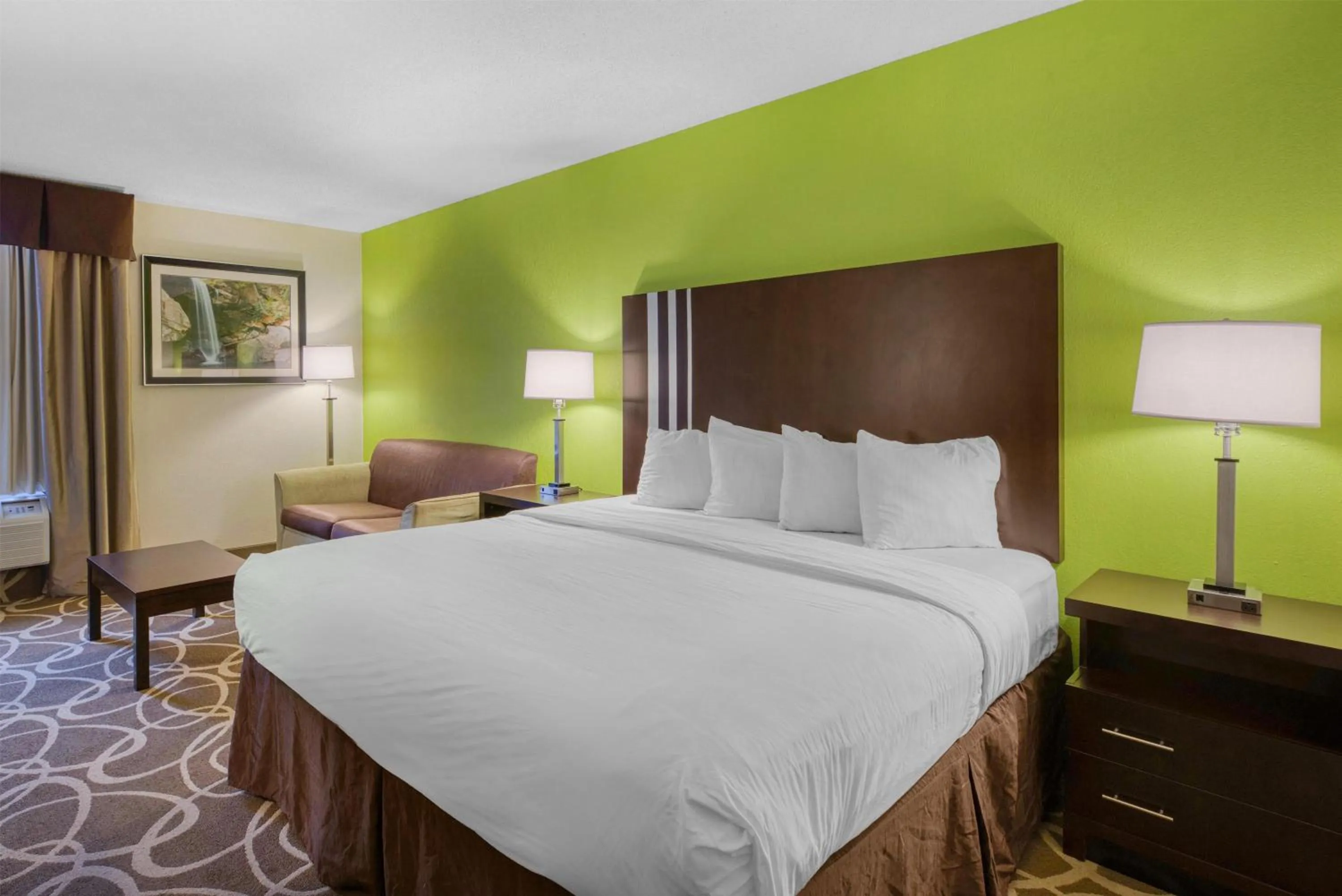 King Room with Sofa Bed - Smoking in Best Western Lake Cumberland Inn