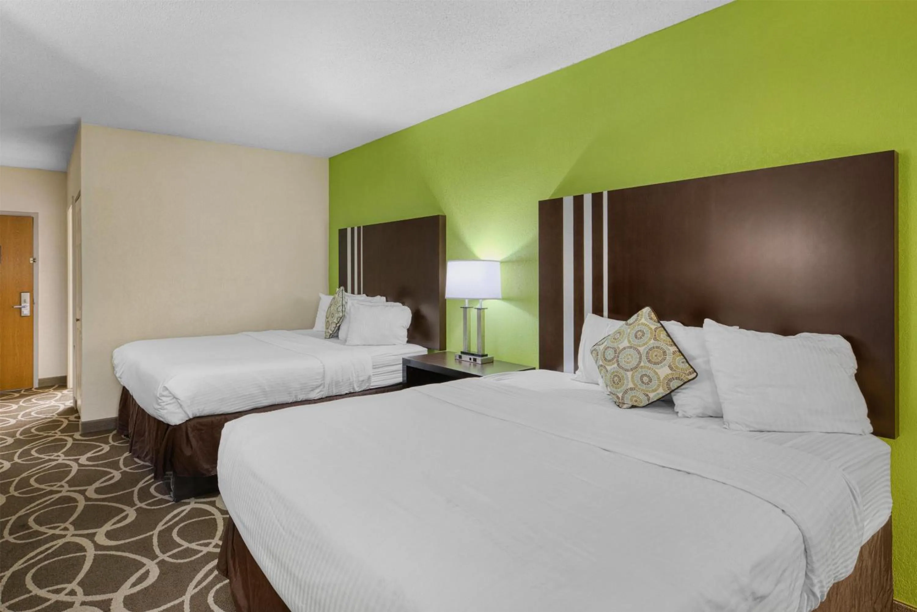 Queen Room with Two Queen Beds - Smoking in Best Western Lake Cumberland Inn