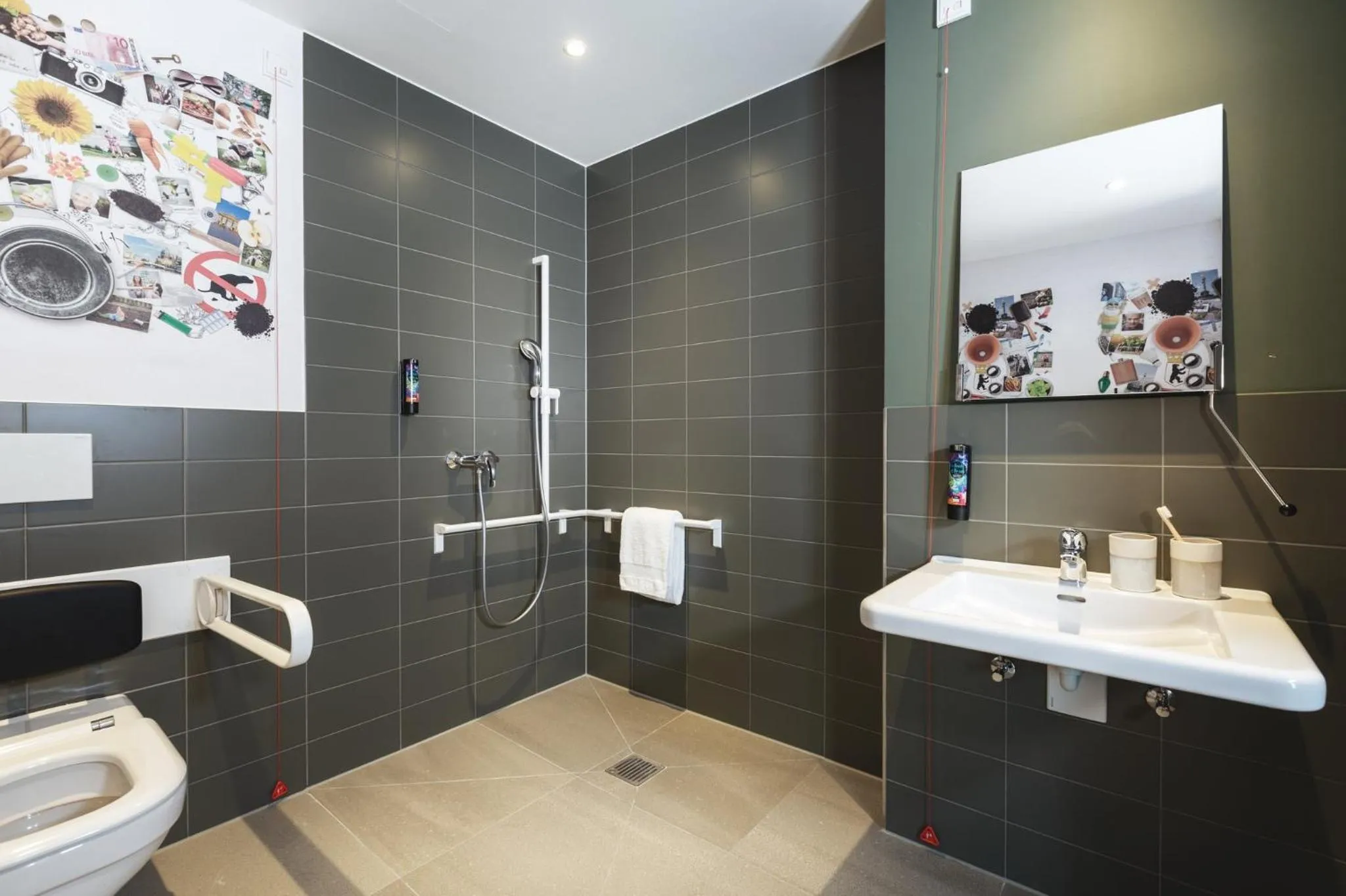 Standard Queen Room - Accessible in Holiday Inn - the niu, Dwarf Berlin Schöneberg by IHG