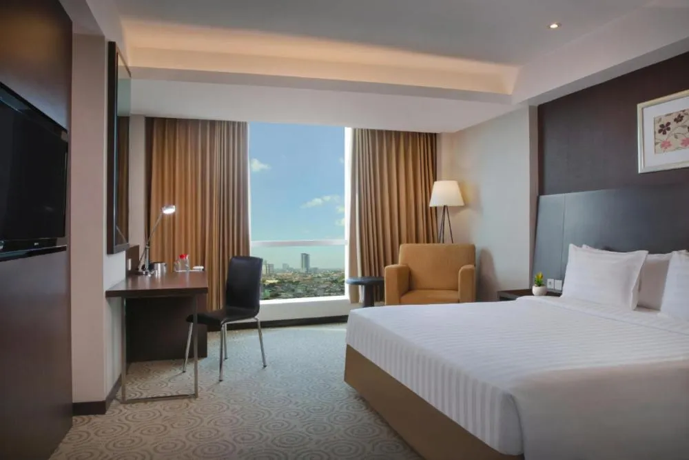 Deluxe Double Room in The Alana Surabaya