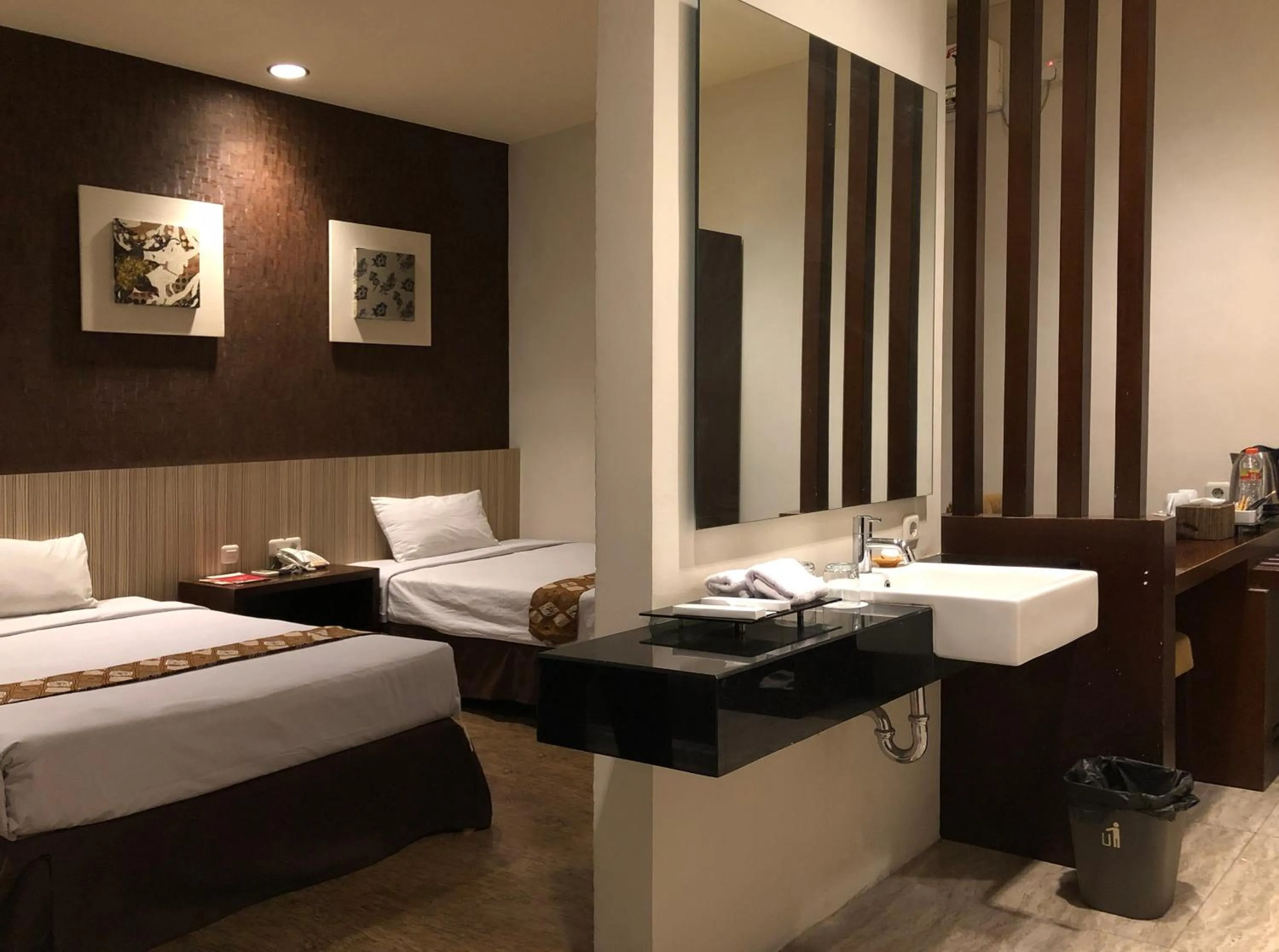Deluxe Twin Room in Hotel Sinar 1