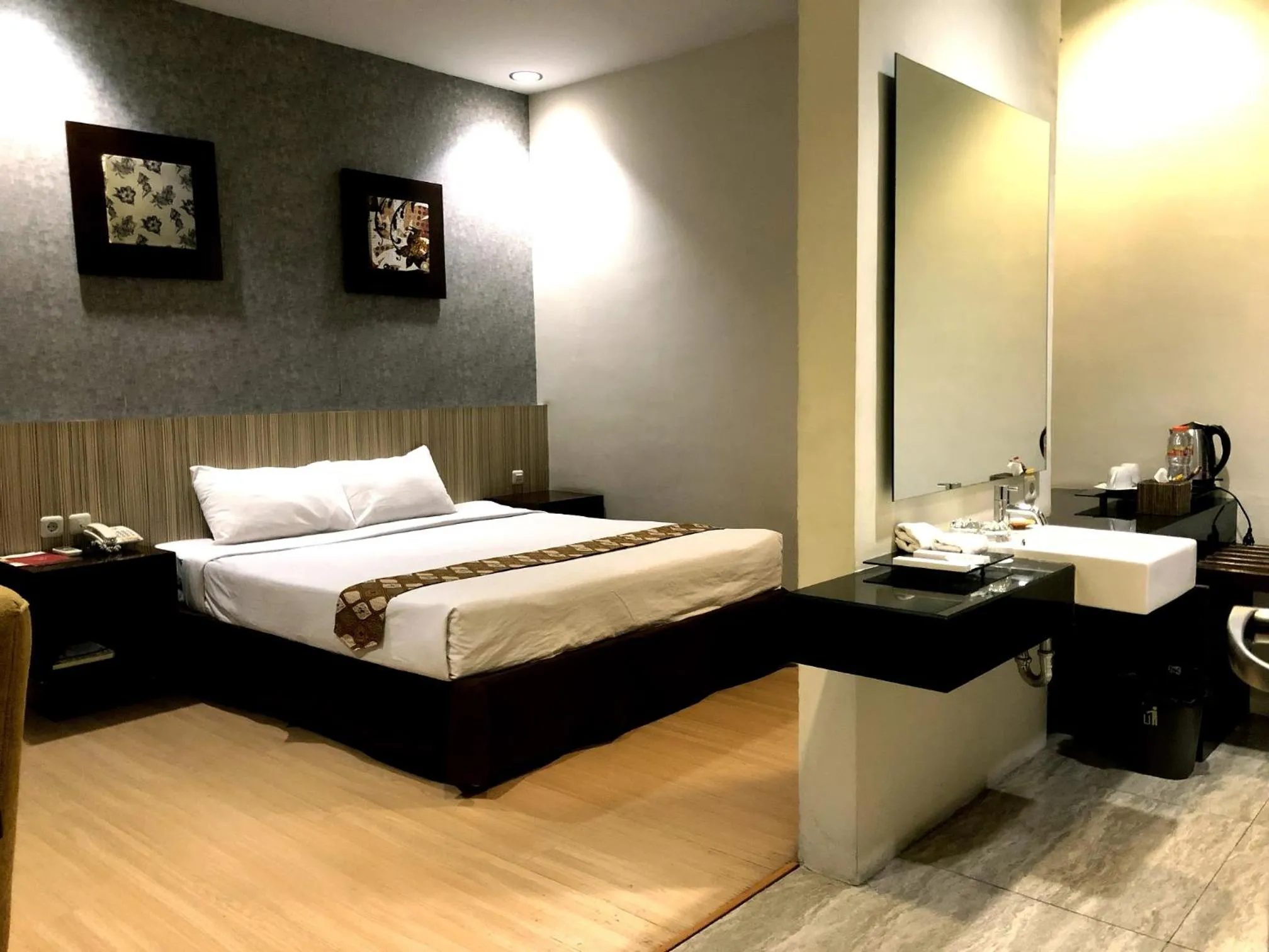 Deluxe King Room in Hotel Sinar 1