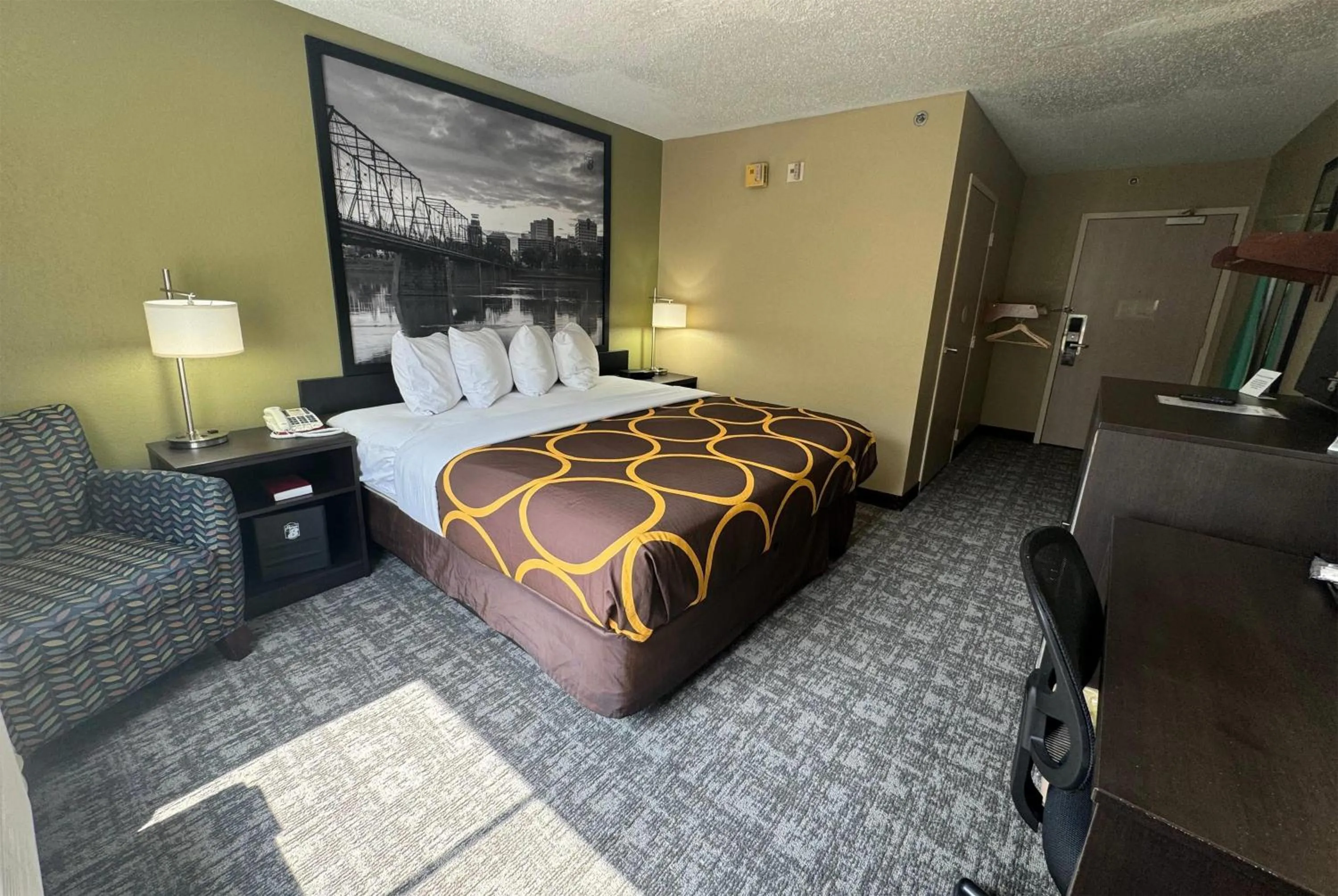 King Room - Non-Smoking in Super 8 by Wyndham New Cumberland