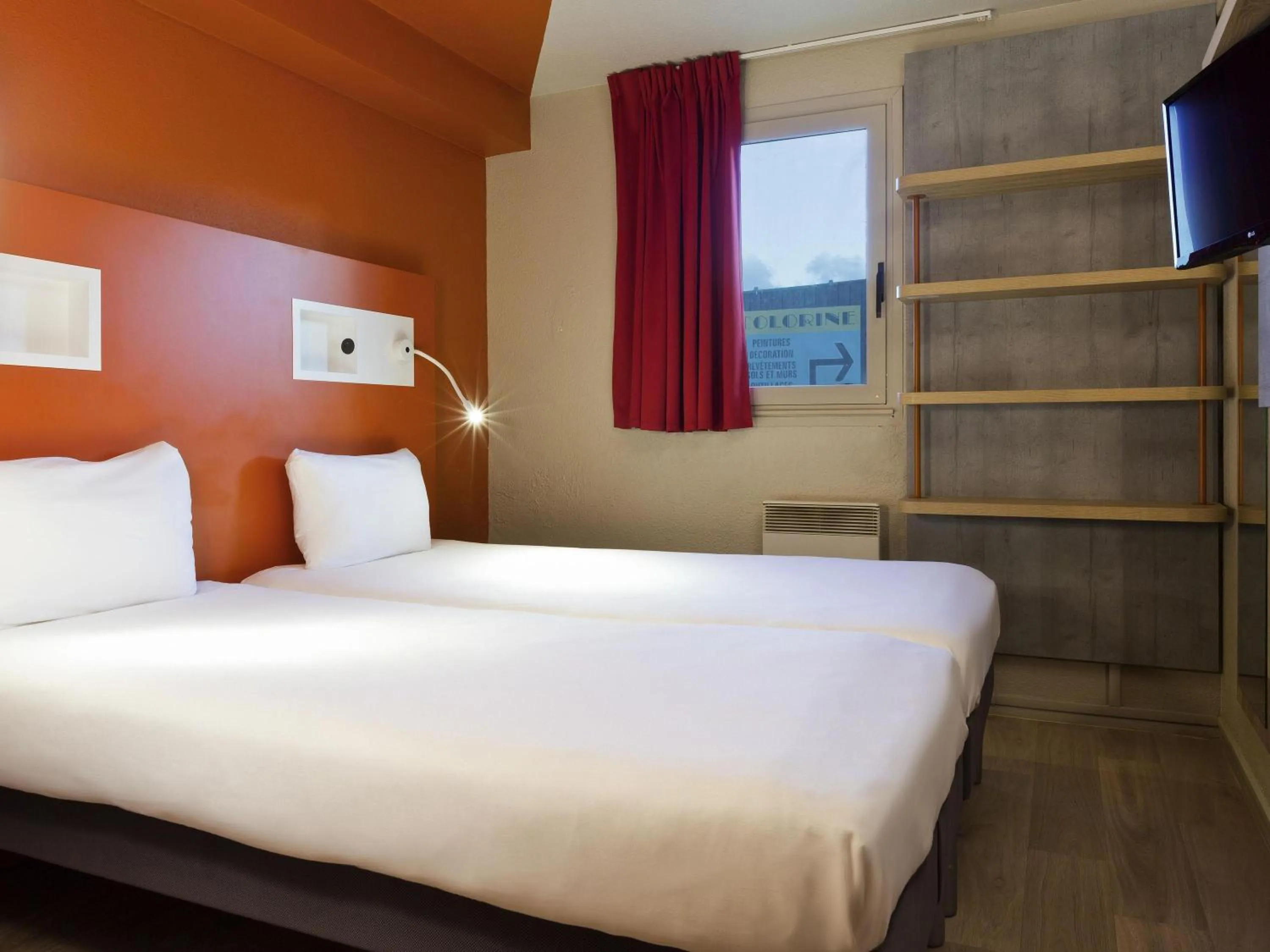 Twin Room in ibis budget Chilly-Mazarin Les Champarts