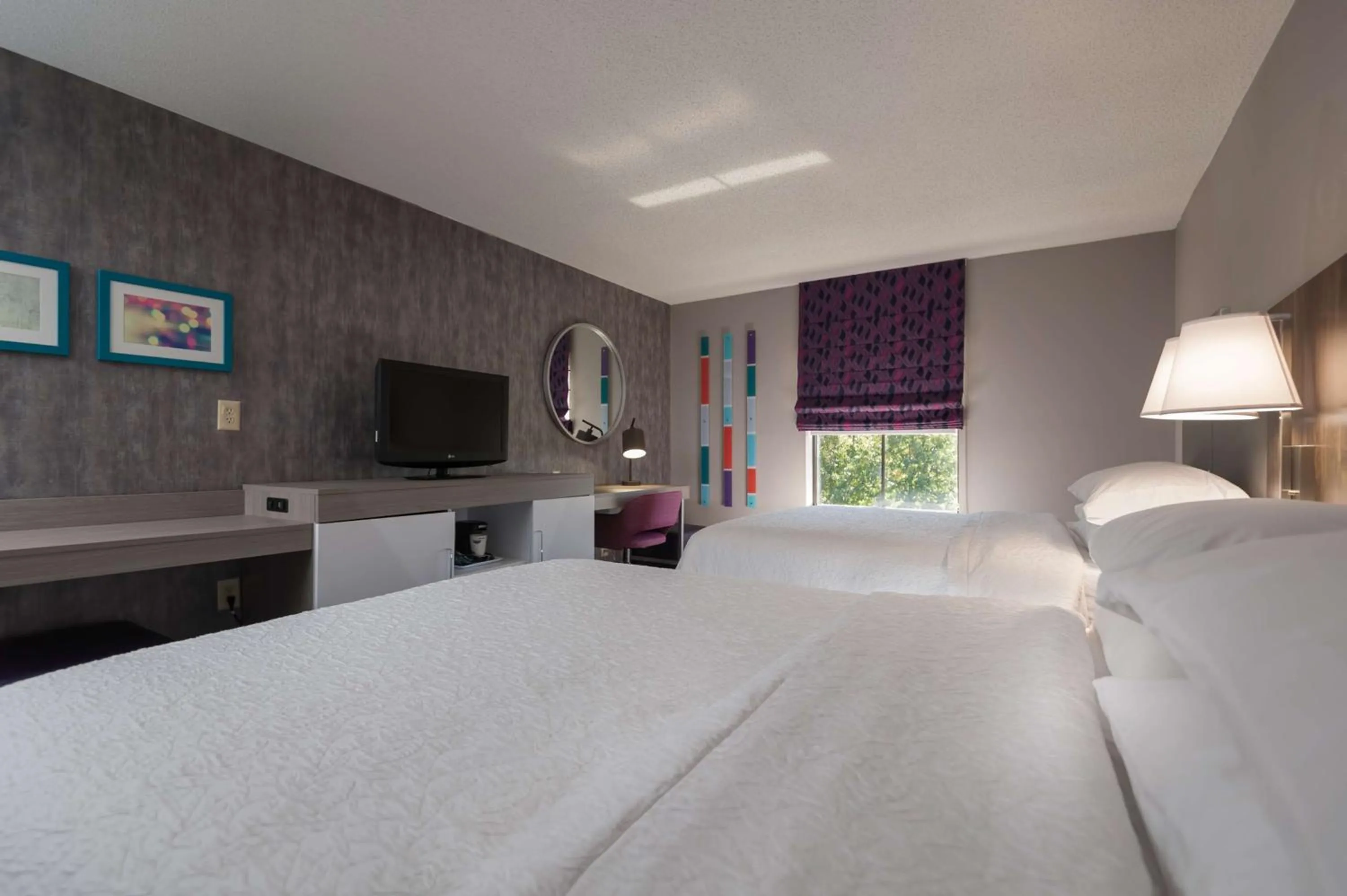 Queen Room with Two Queen Beds - Hearing Access/Non-Smoking in Hampton Inn East Windsor