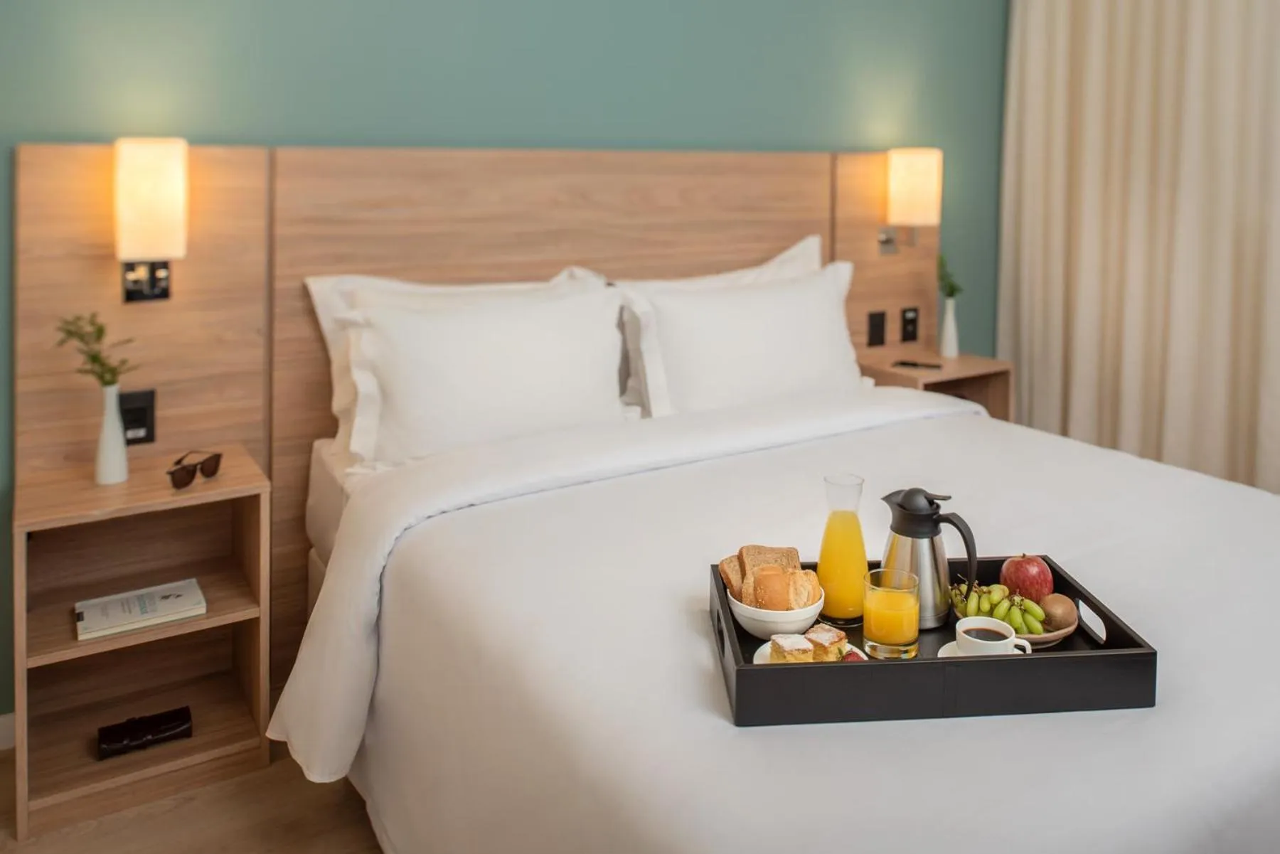 Superior Luxury Double - single occupancy - 1 Queen Bed in Intercity Curitiba Batel