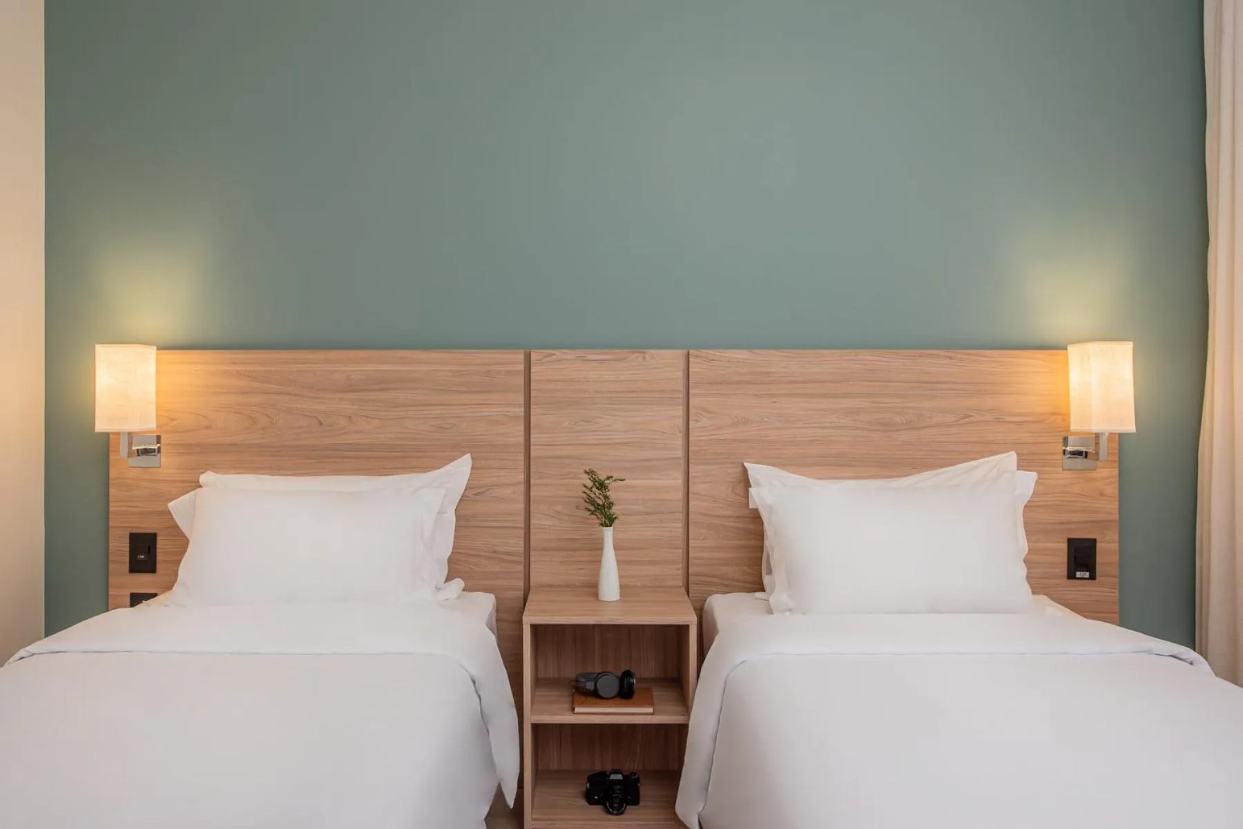 Standard Twin - single occupancy - 2 Single Beds in Intercity Curitiba Batel