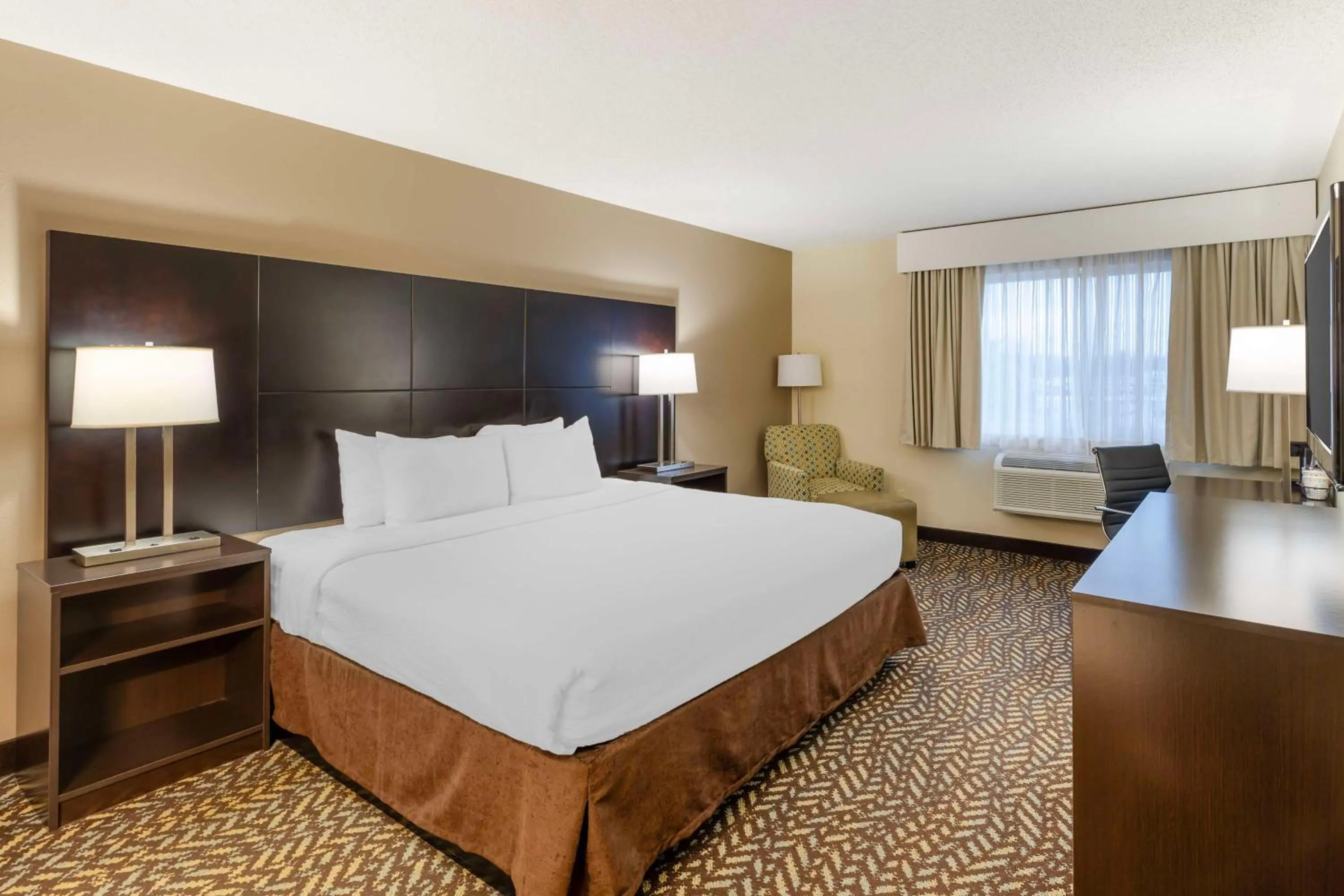 King Room - Disability Access in Best Western St. Louis Inn