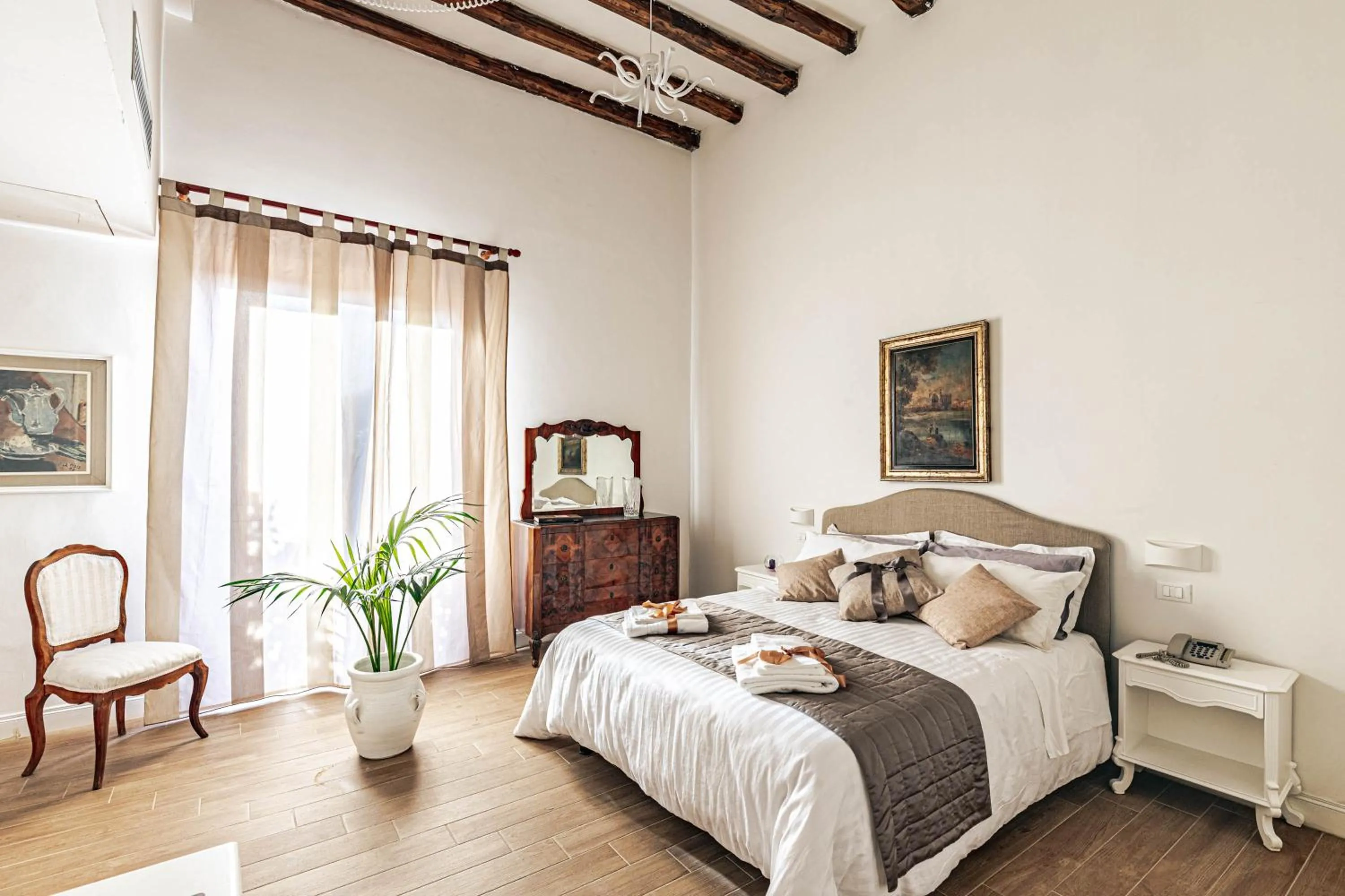 Superior Double Room in Giulio Cesare 14, Residence