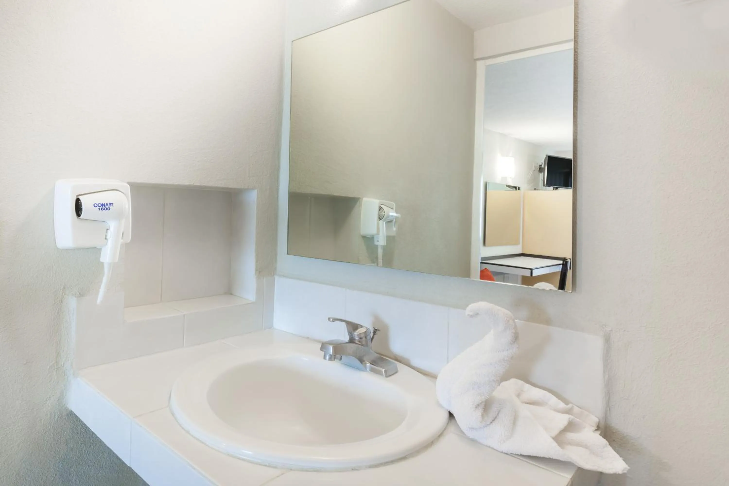 King Room - Non-Smoking in Howard Johnson by Wyndham Guanajuato Leon Avenida