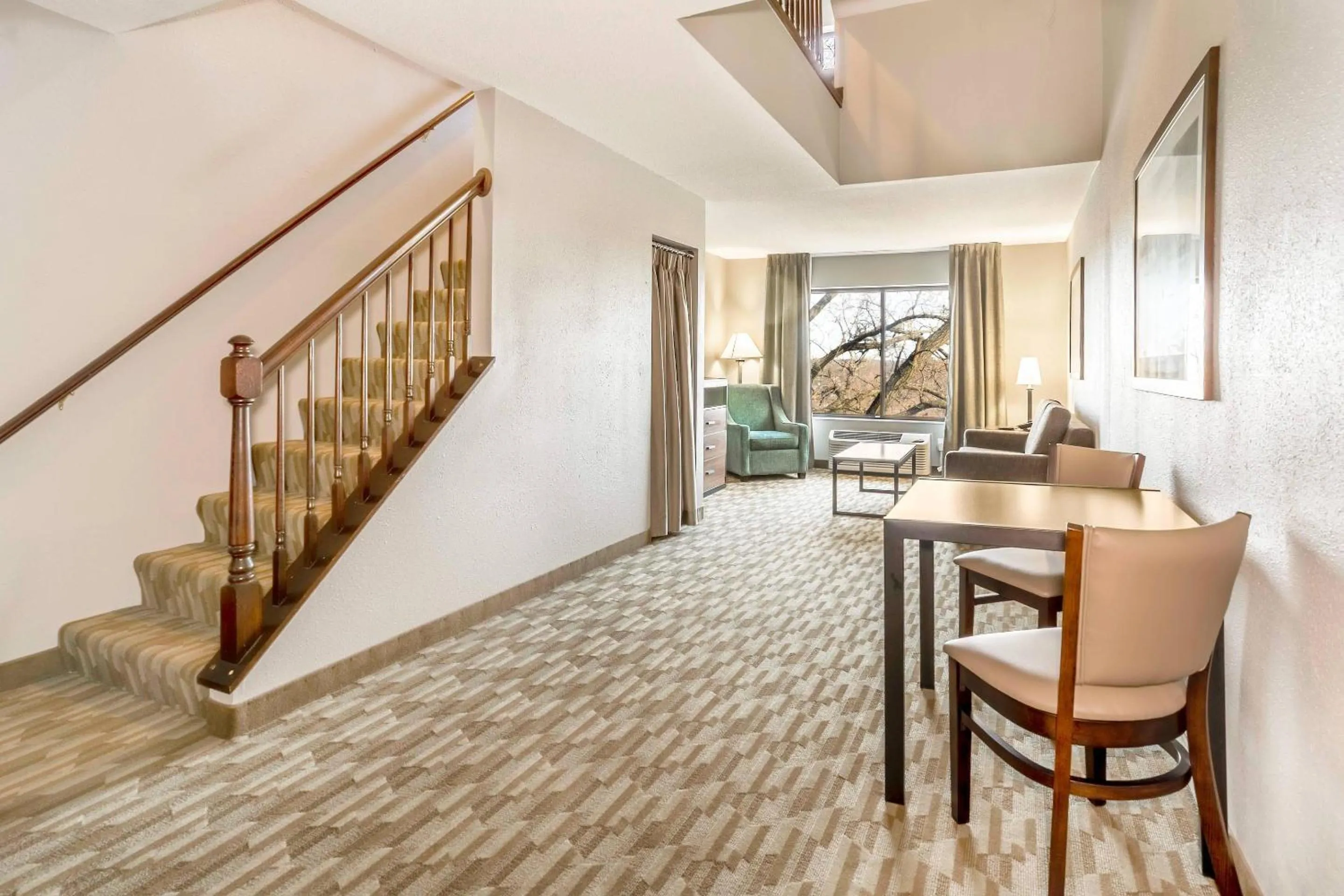 King Suite with Sofa Bed in Riverview Inn & Suites, an Ascend Collection Hotel