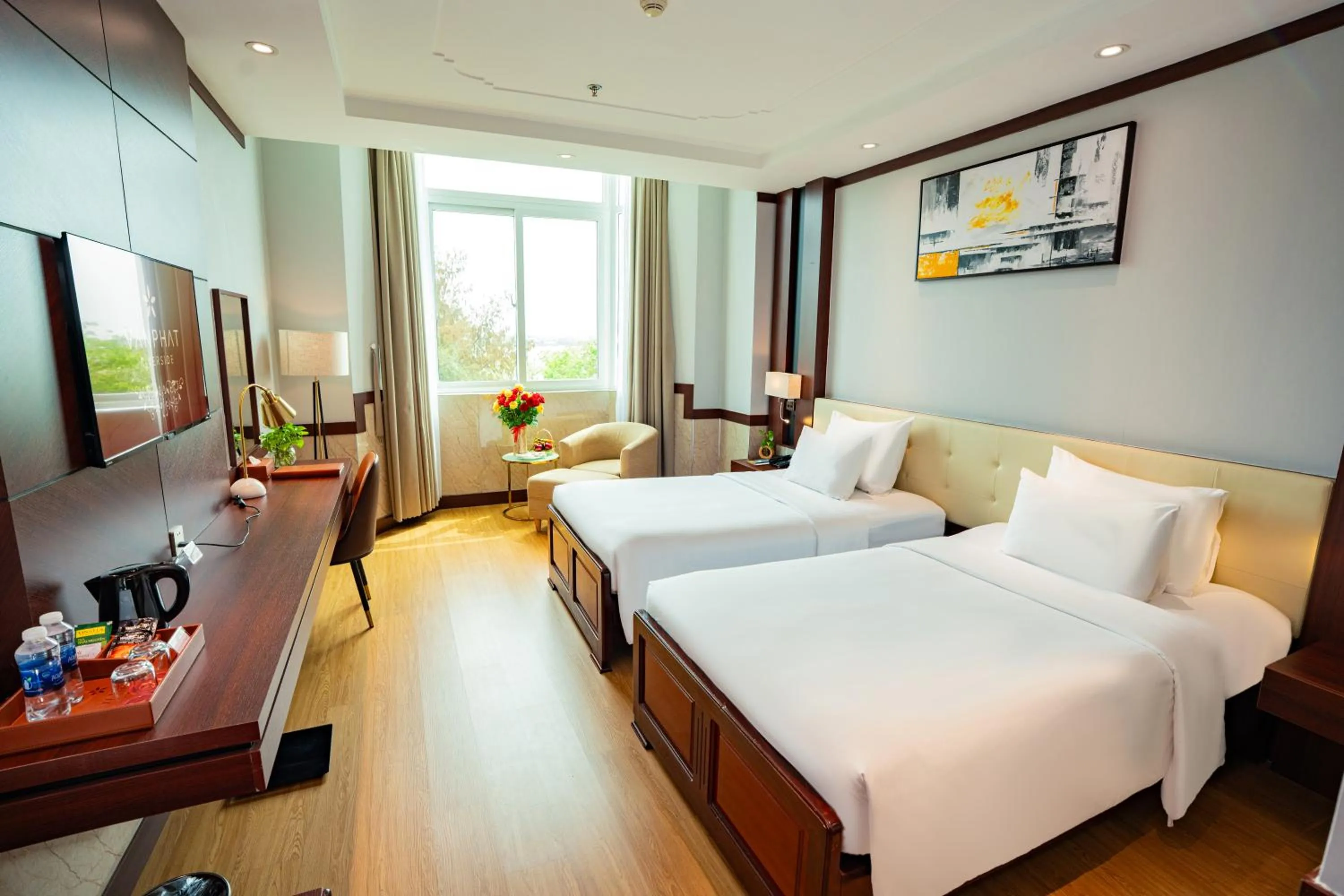 Oriental Suite with Twin Beds and River View  in Van Phat Riverside Hotel