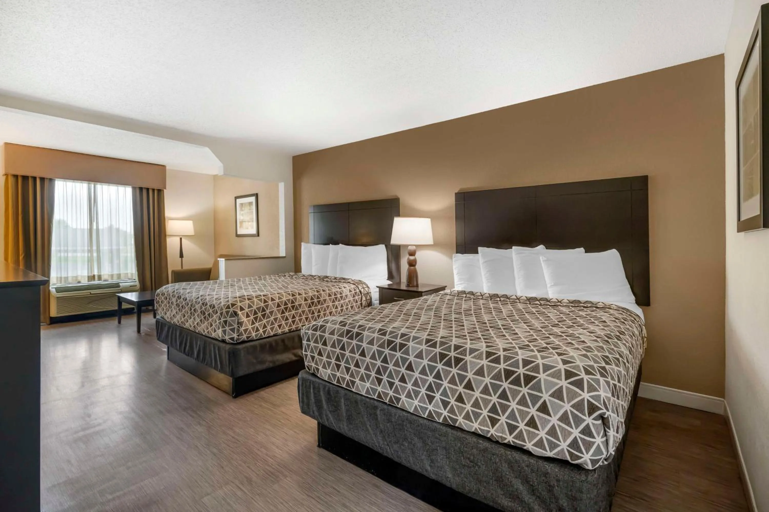 Double Queen Suite with Sofa Bed in Best Western Suites Columbus