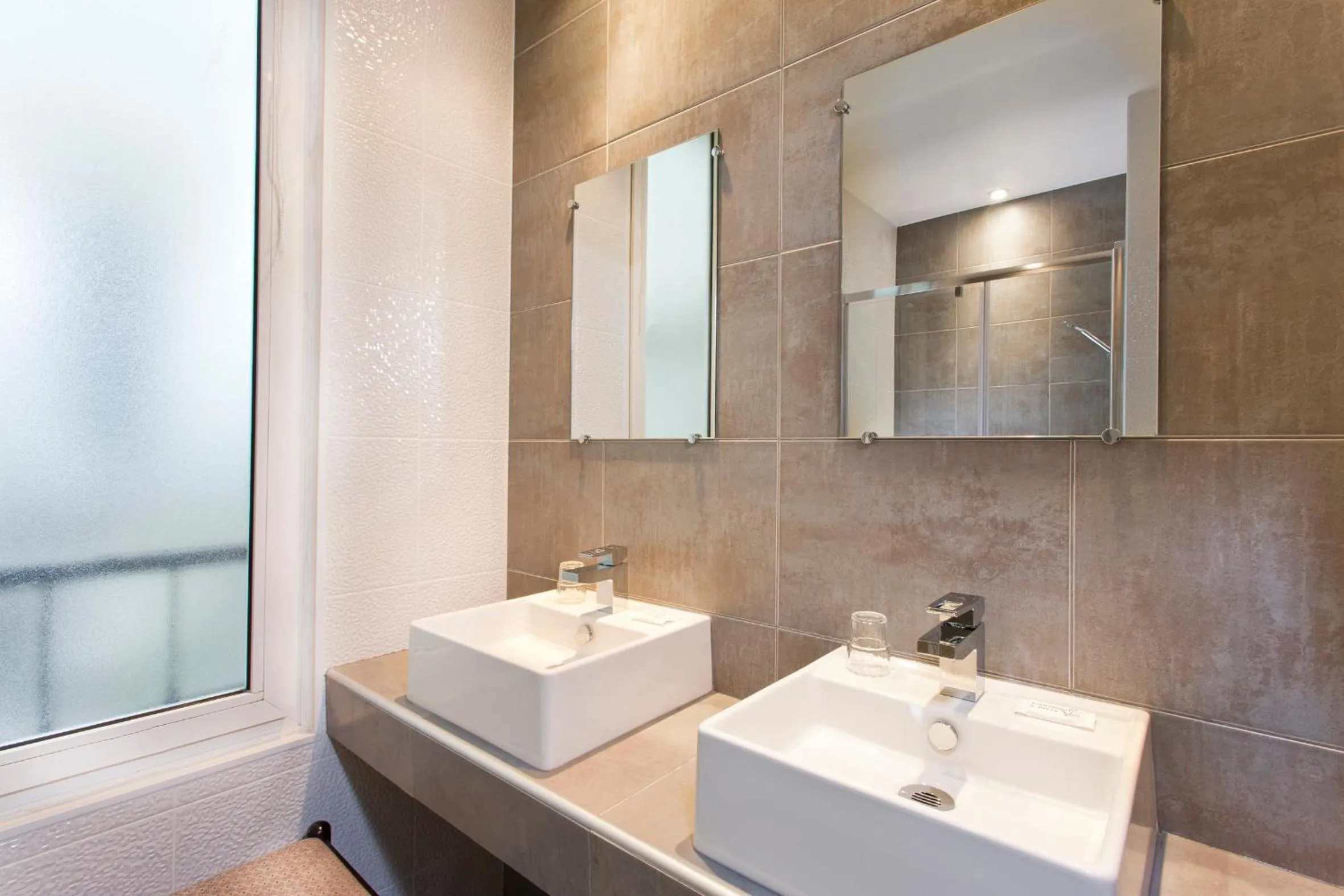 Superior Double Room in Hôtel des Pavillons