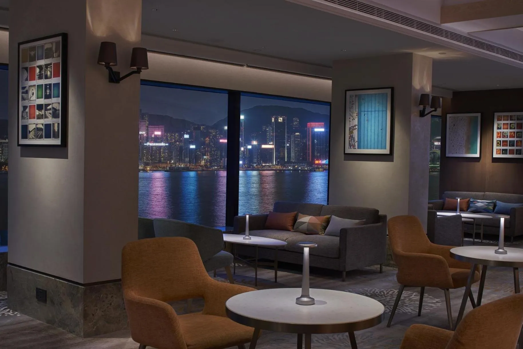 Elite Deluxe Room with Executive Lounge Access in New World Millennium Hong Kong Hotel