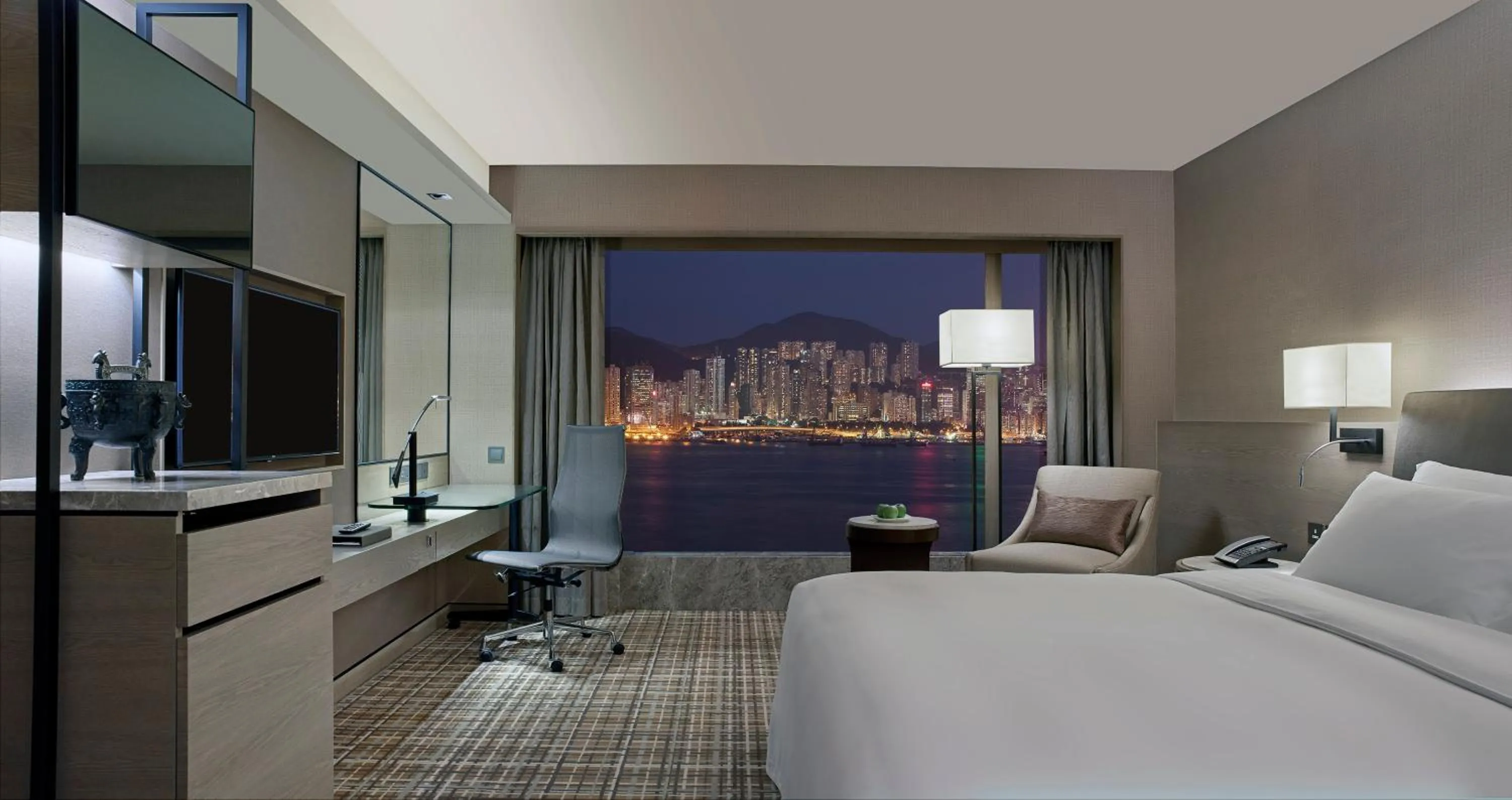 Harbor View Room in New World Millennium Hong Kong Hotel
