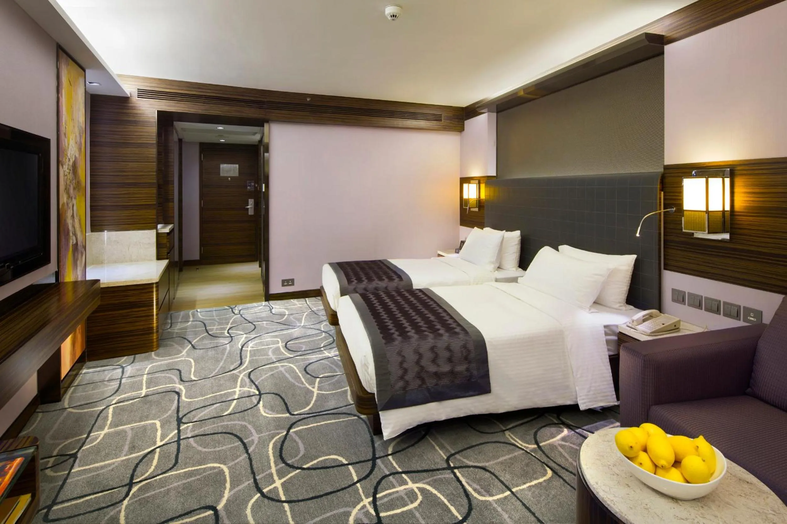 Residence Club City View Room with Executive Lounge Access in New World Millennium Hong Kong Hotel