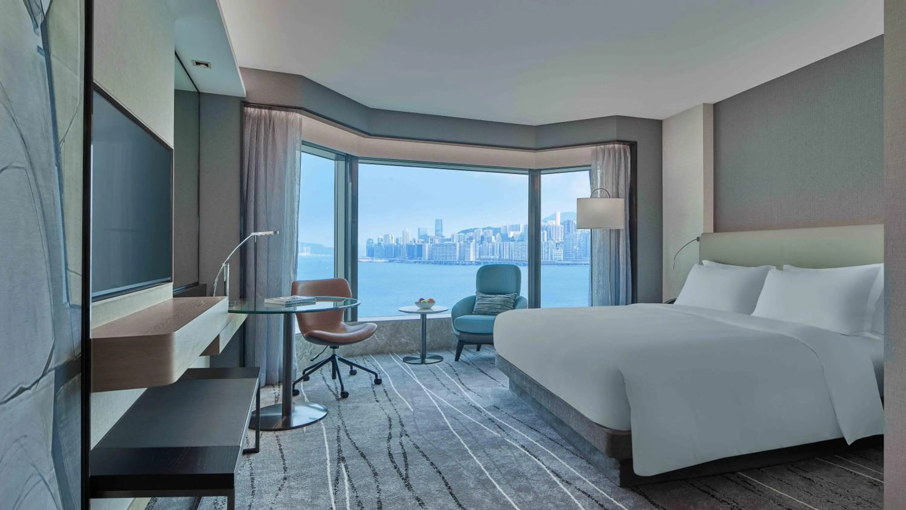 Elite Harbor View Suite with Executive Lounge Access in New World Millennium Hong Kong Hotel