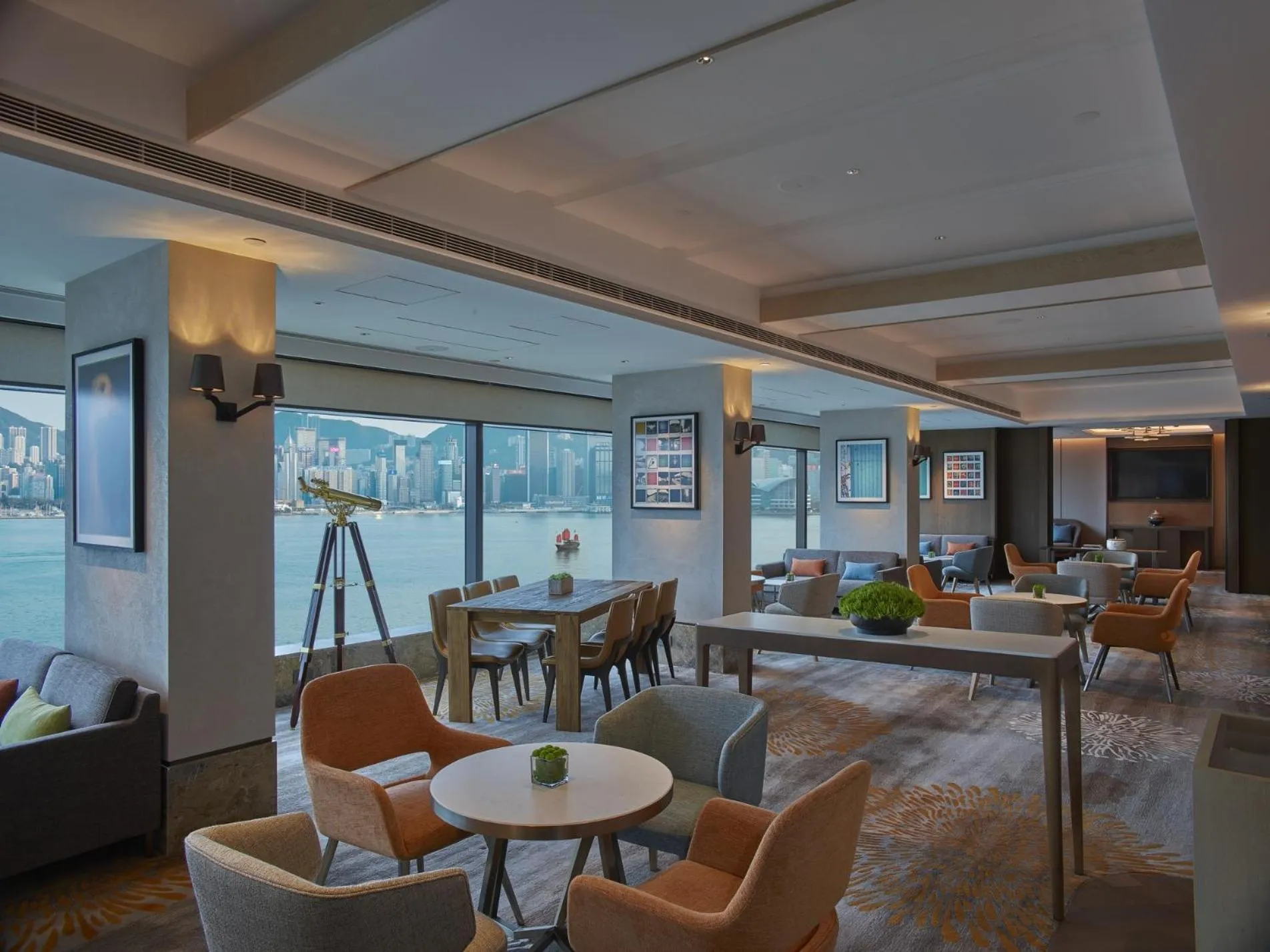 Elite City View Room with Executive Lounge Access in New World Millennium Hong Kong Hotel