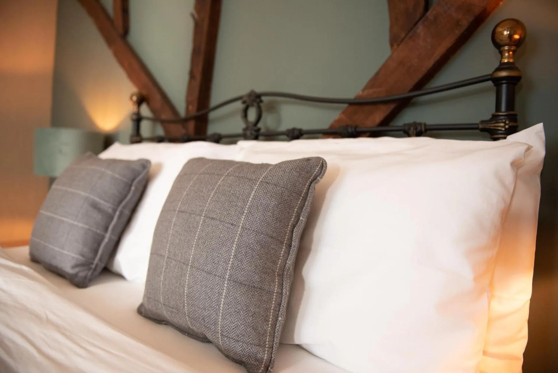 Double Room with Private Bathroom in The Talkhouse