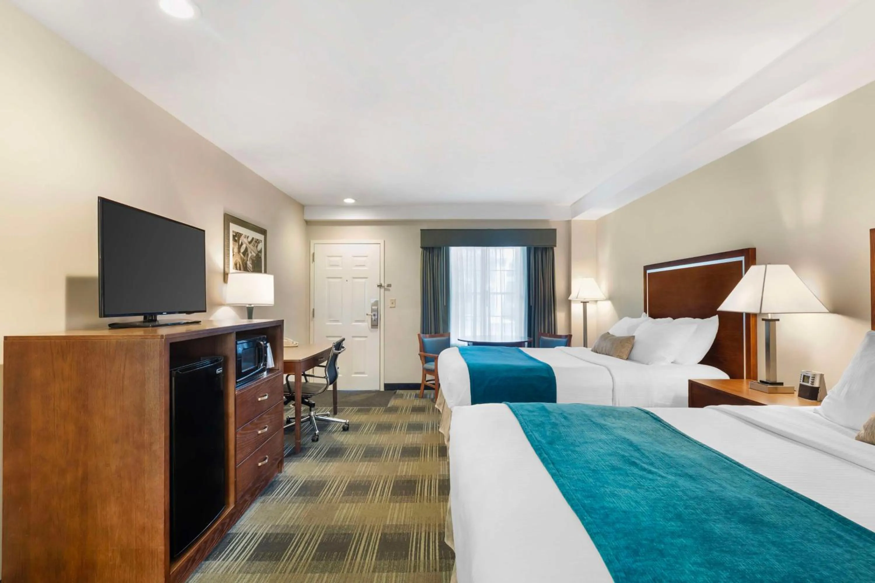 Queen Room with Two Queen Beds and Bathtub - Disability Access/Non-Smoking in Best Western Plus Cold Spring