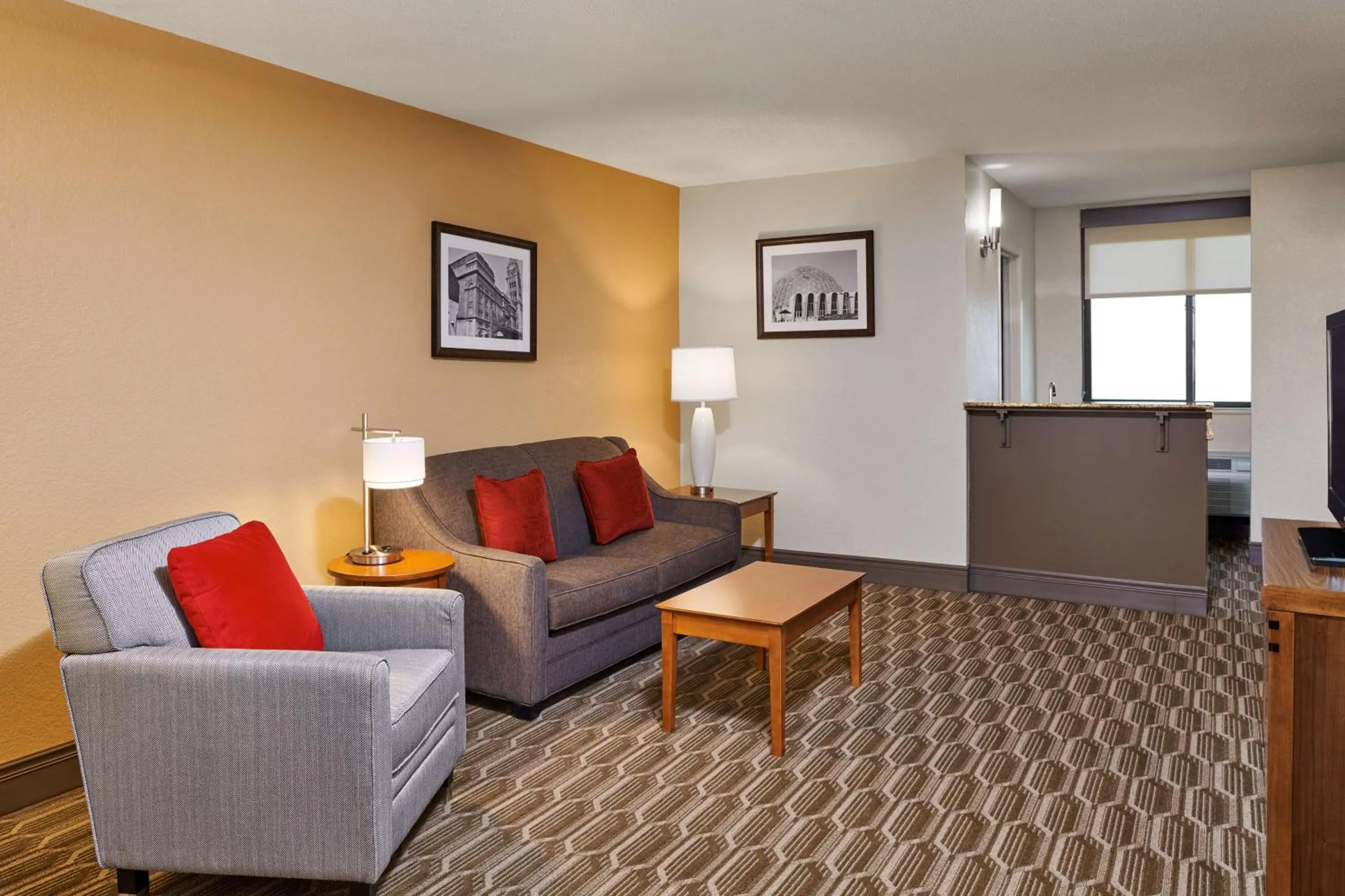 King Suite with Sofa Bed - Non Smoking in Best Western Plus Milwaukee Airport Hotel & Conference Center