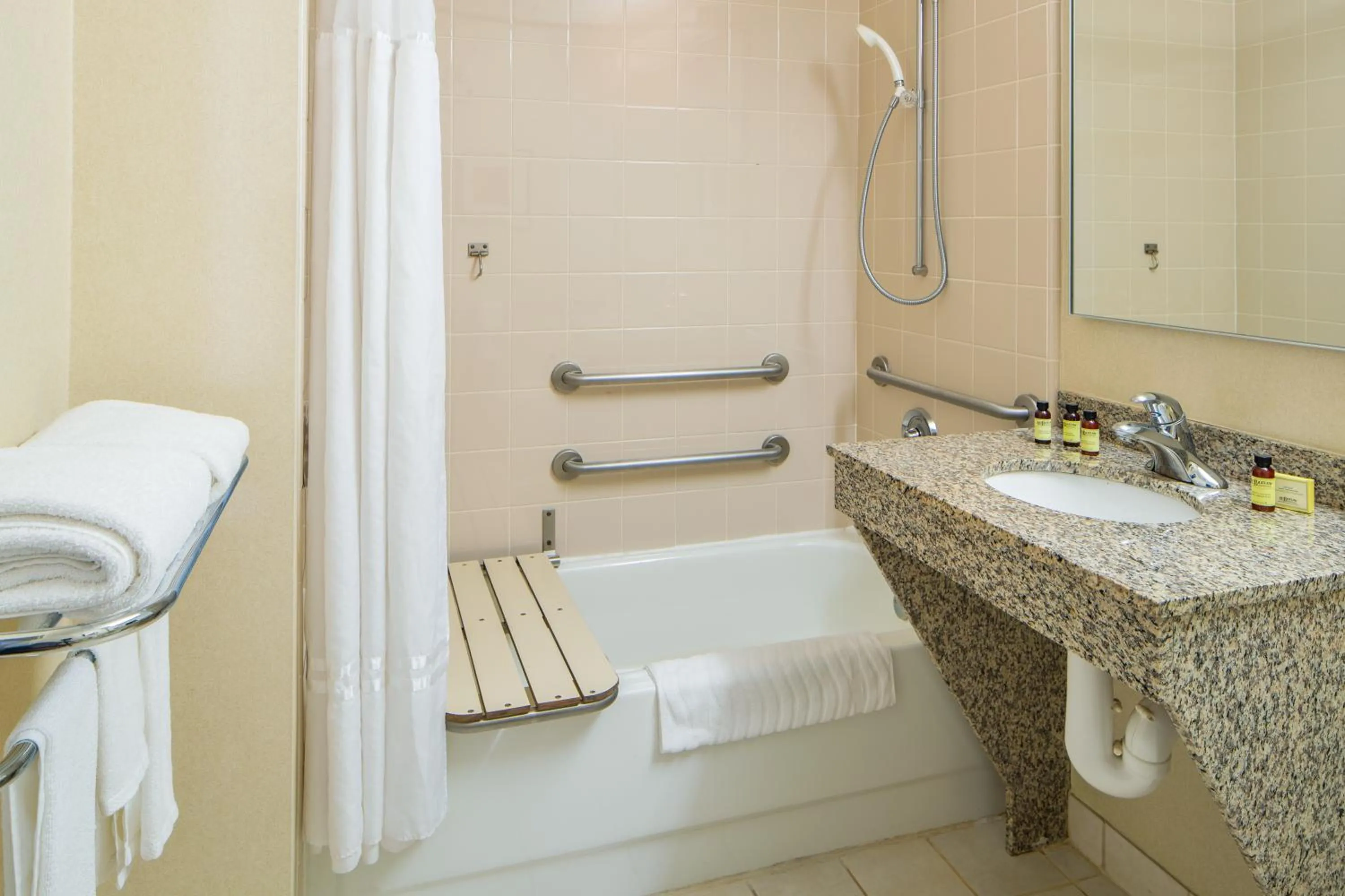 Deluxe Room King, Accessible in The Domain Hotel