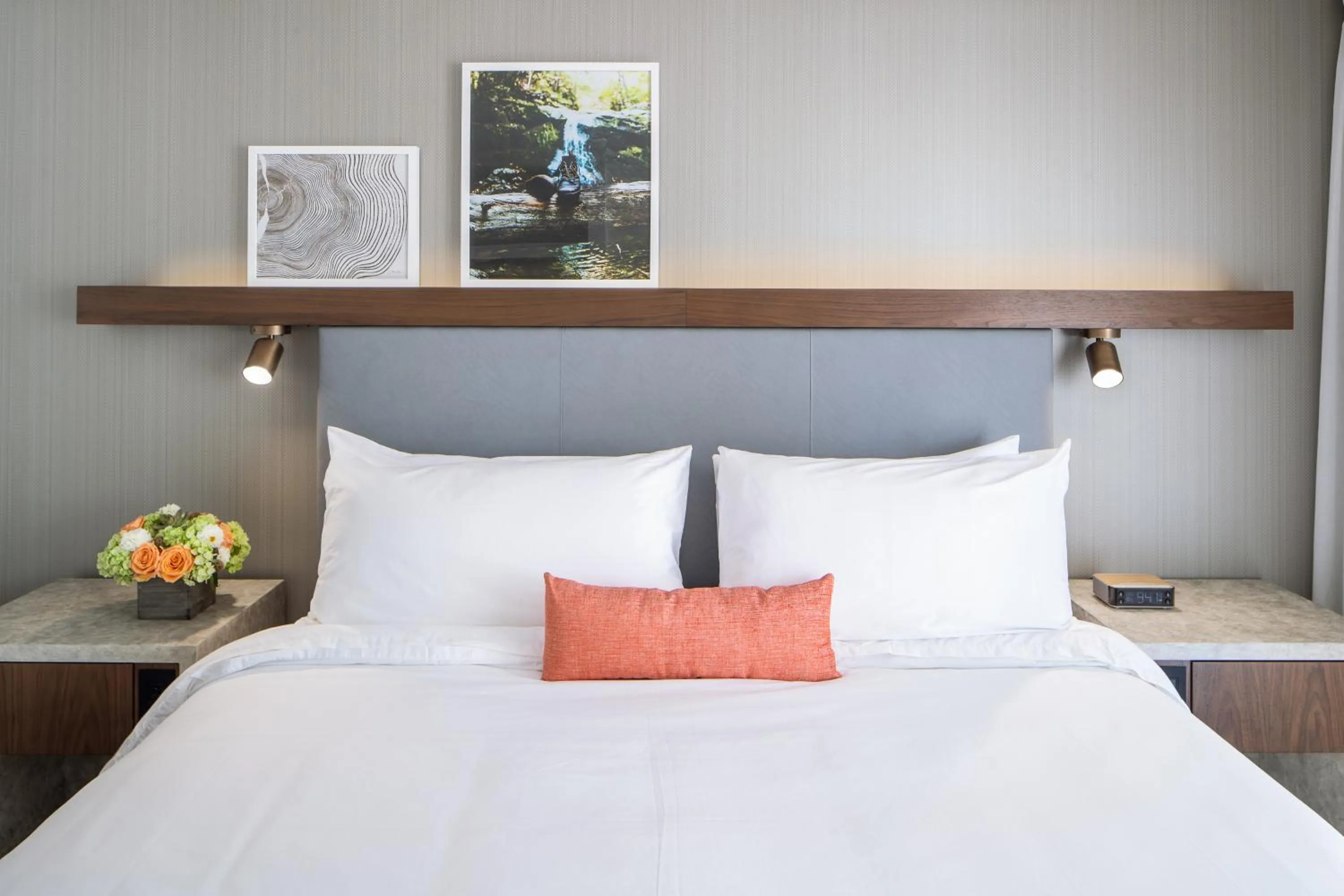 Premier Balcony King in The Domain Hotel