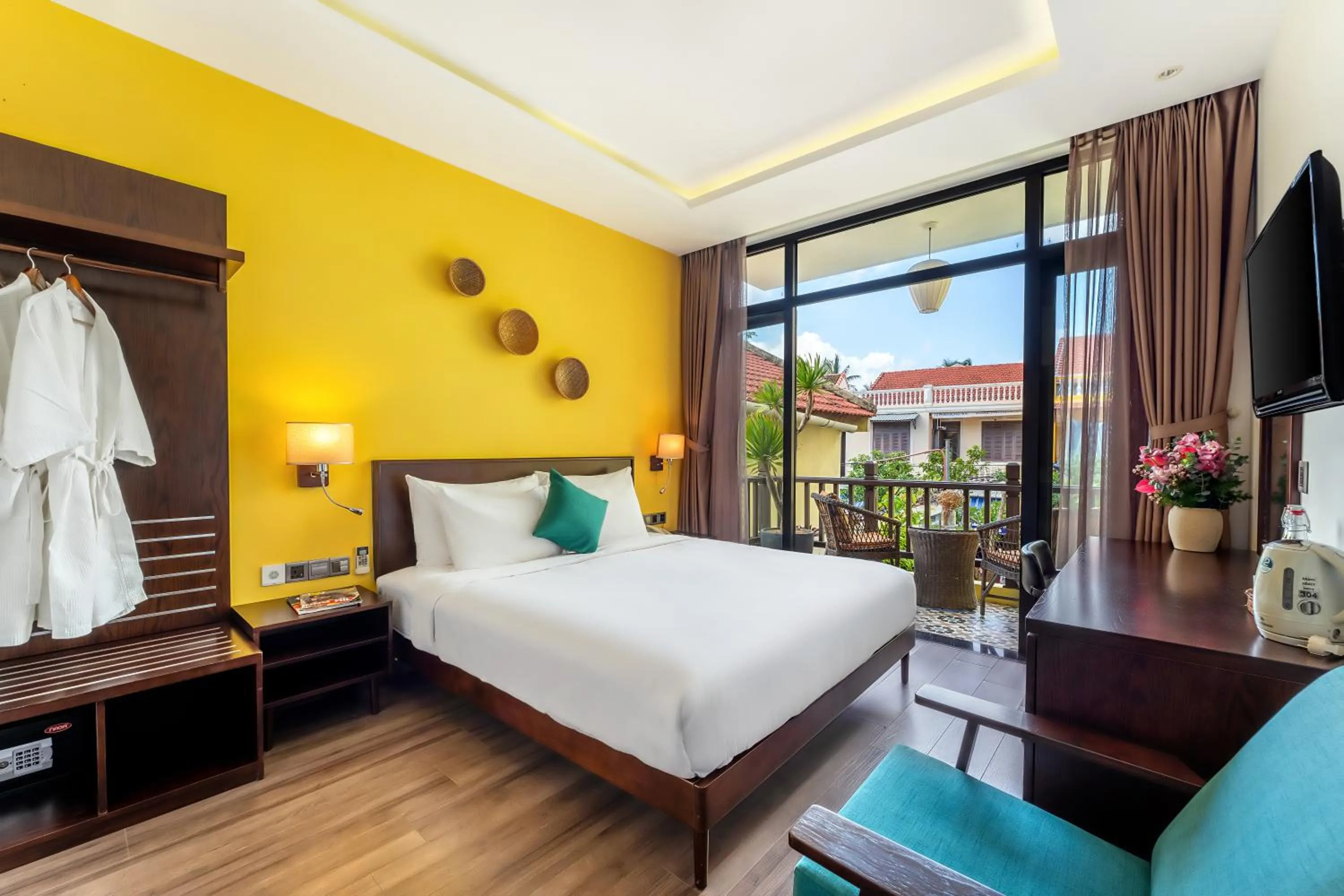 Deluxe Double Room with Balcony in Villa Soleil Hoi An