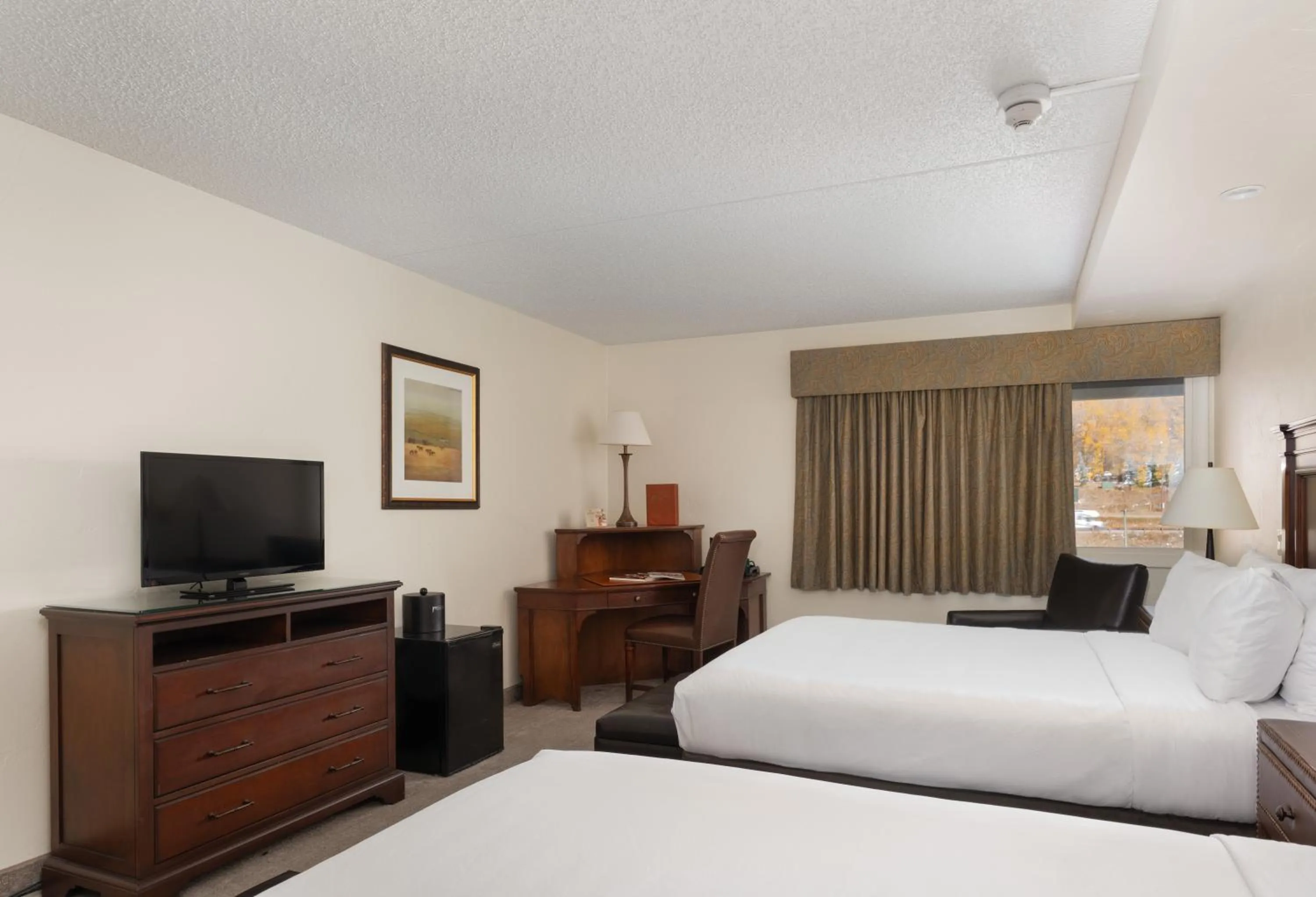 Queen Room with Two Queen Beds - Valley View in Evergreen Lodge at Vail