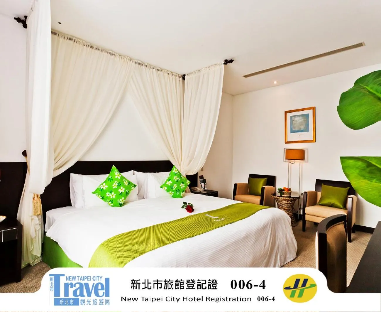 Superior Suite with Spa Bath in The Loft Seaside Suites