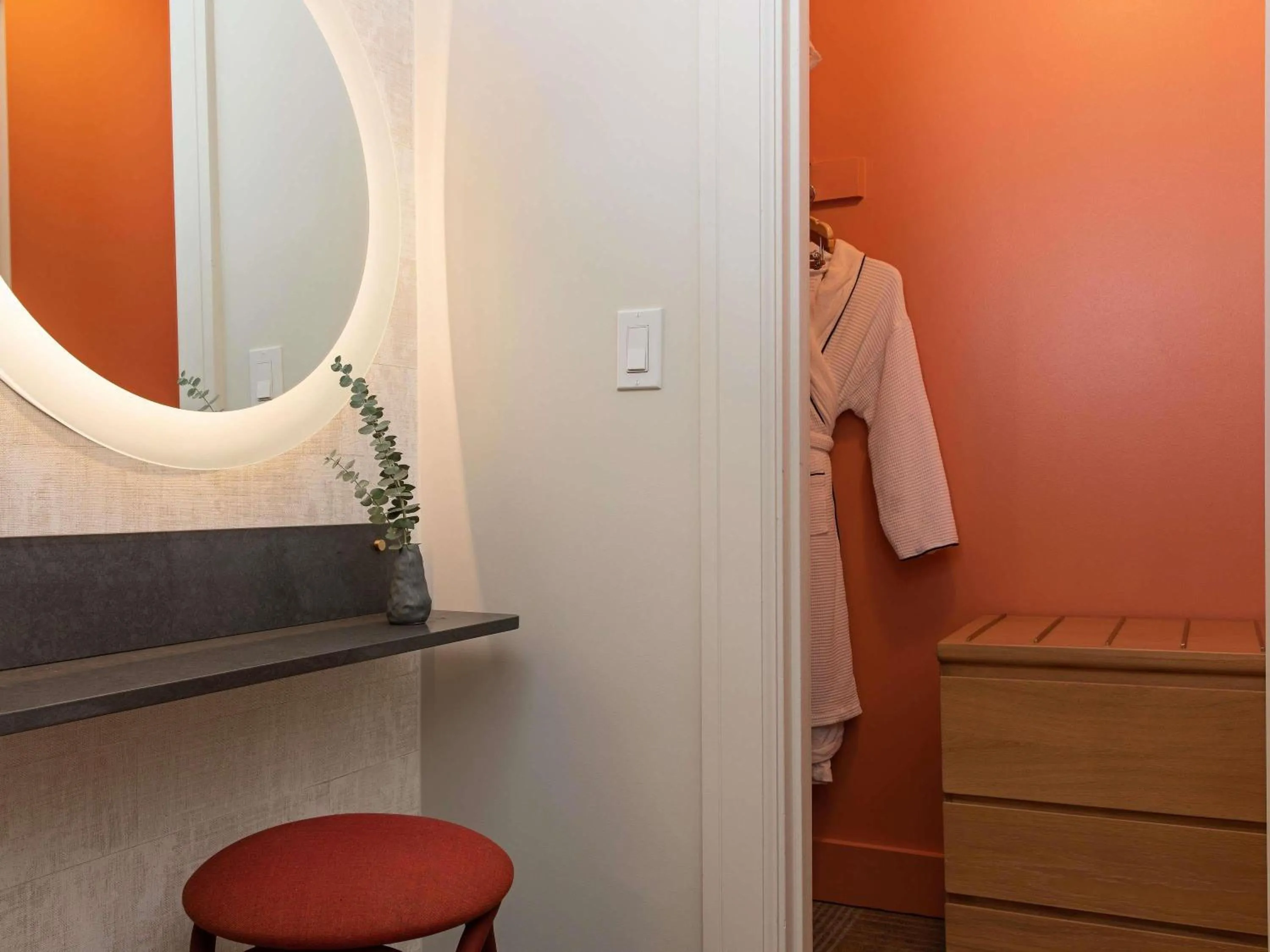 Superior Queen Room with Two Queen Beds and Cityview in Ändra Hotel Seattle - MGallery Collection