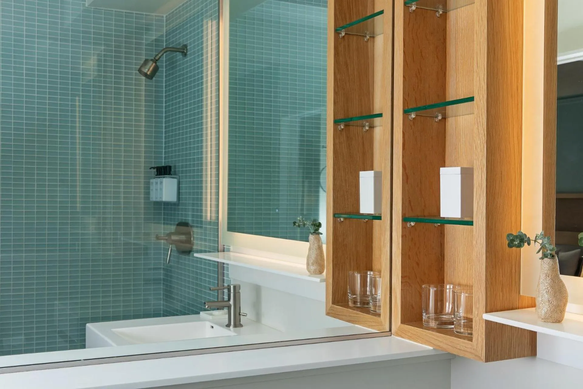 Deluxe King Room with City View  in Ändra Hotel Seattle - MGallery Collection