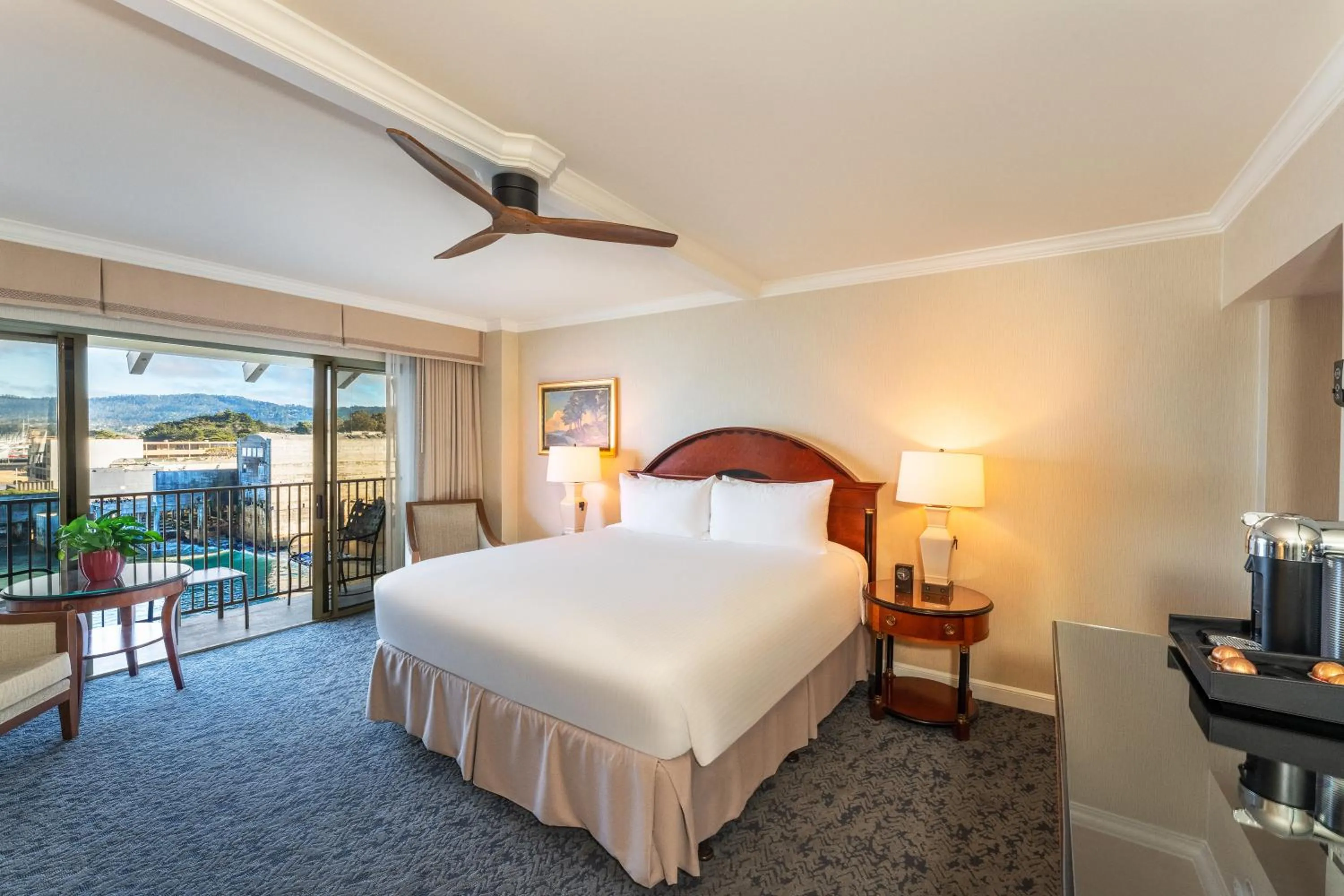 Deluxe King Room with Partial Sea View in Monterey Plaza Hotel & Spa