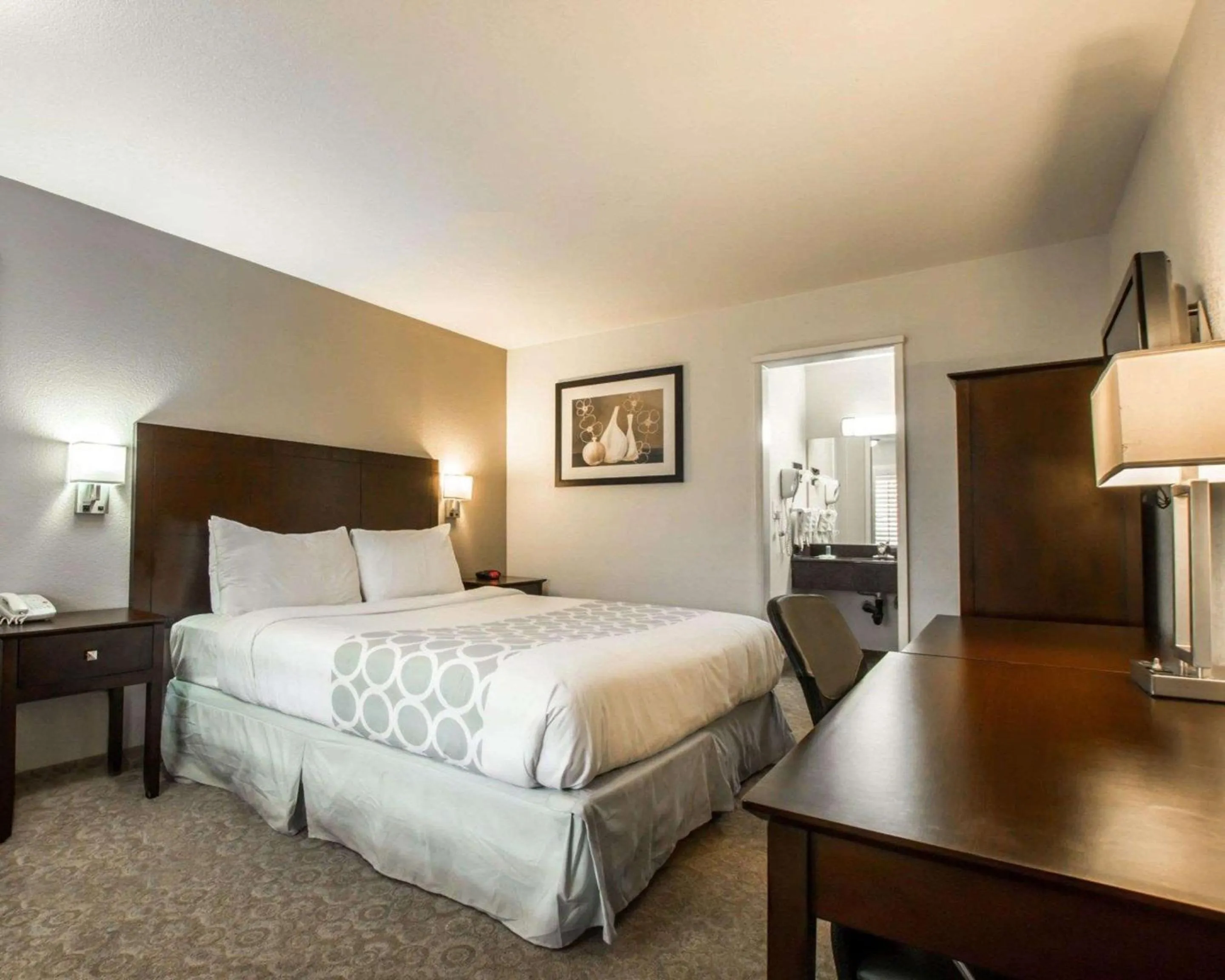 King Room - Non-Smoking in Rodeway Inn Convention Center