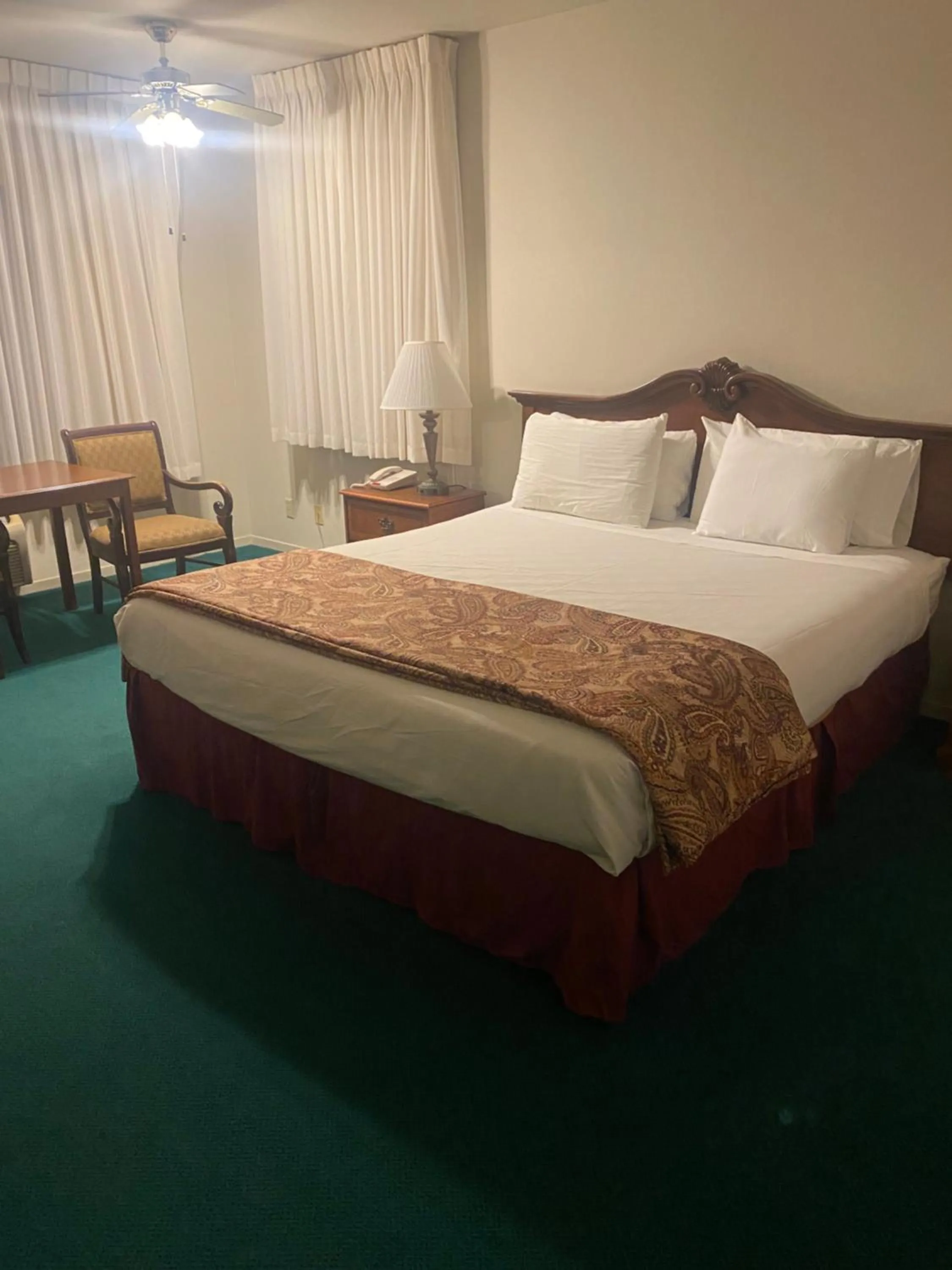 Deluxe Family Room in The Monarch Resort