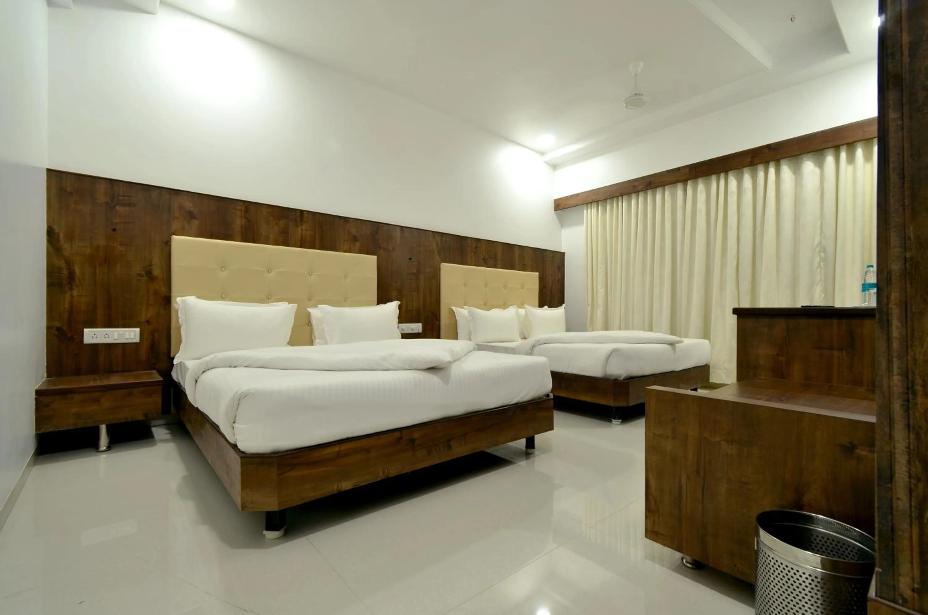 Deluxe Quadruple Room in Hotel Dwarka Park