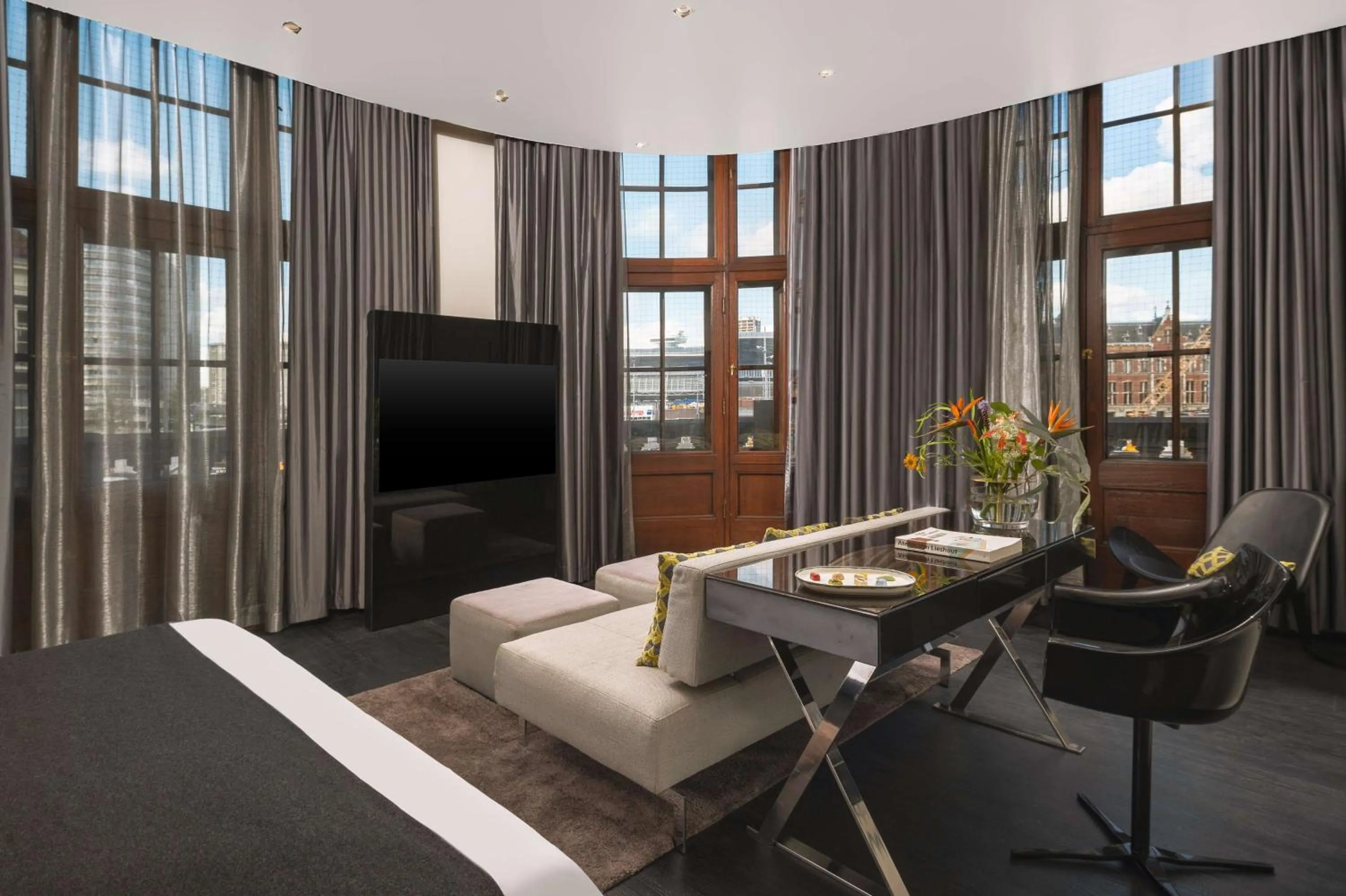 Art Junior Suite with Canal View in art'otel amsterdam, Powered by Radisson Hotels