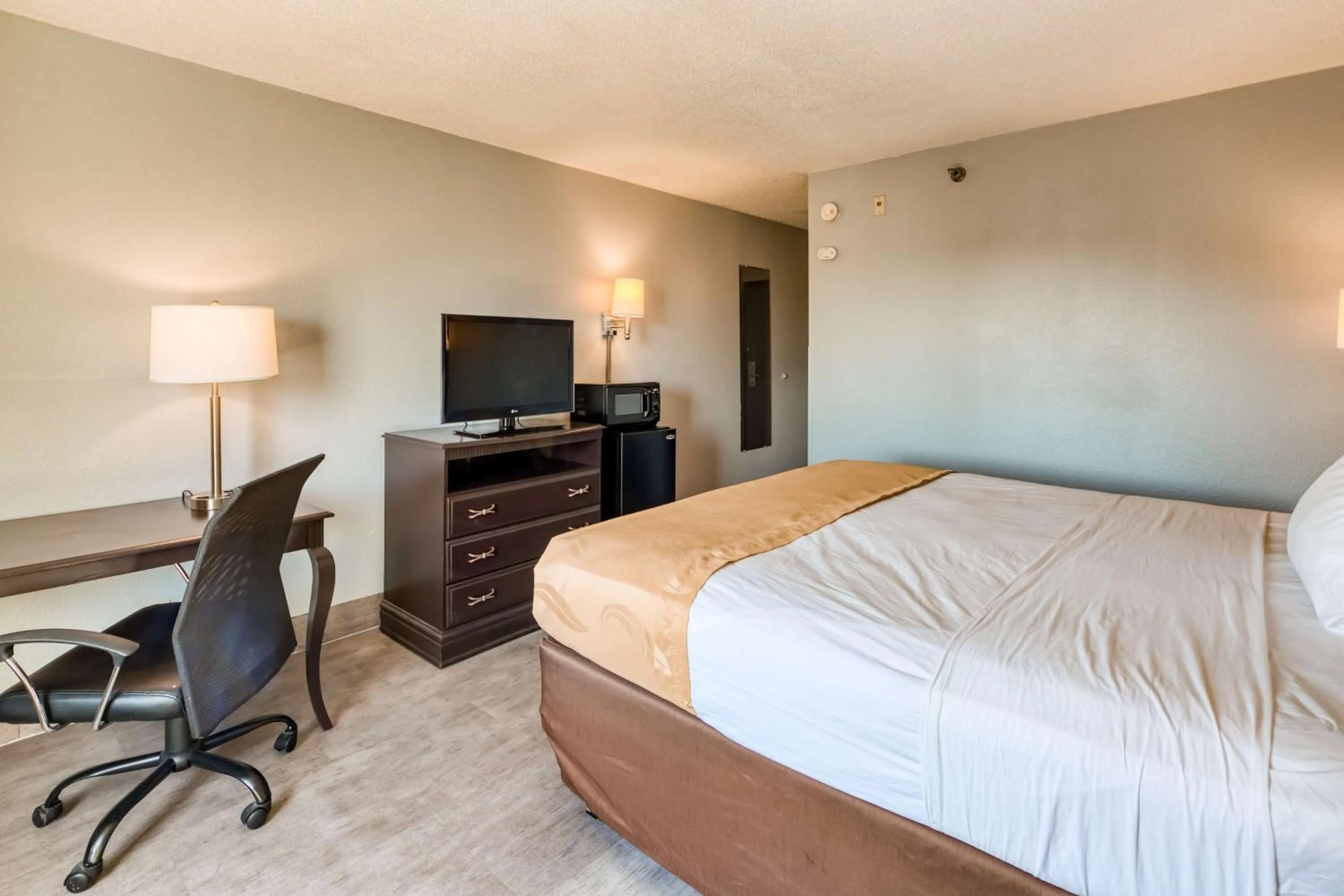 King Room - Non-Smoking in SureStay Plus Hotel by Best Western Durham Medical Center
