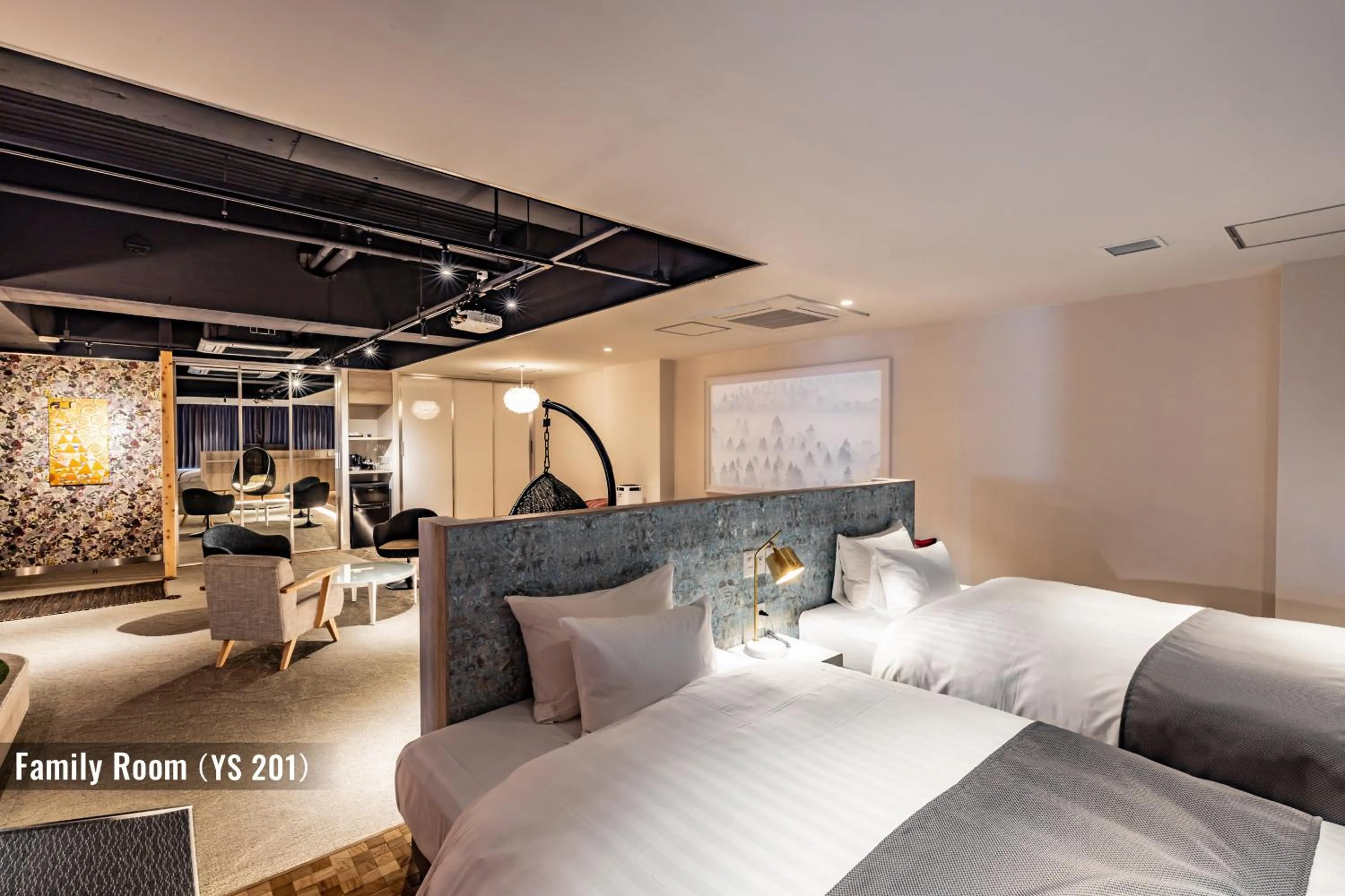 Family Room in ビル泊 -Birupaku Decentralized Hotel-