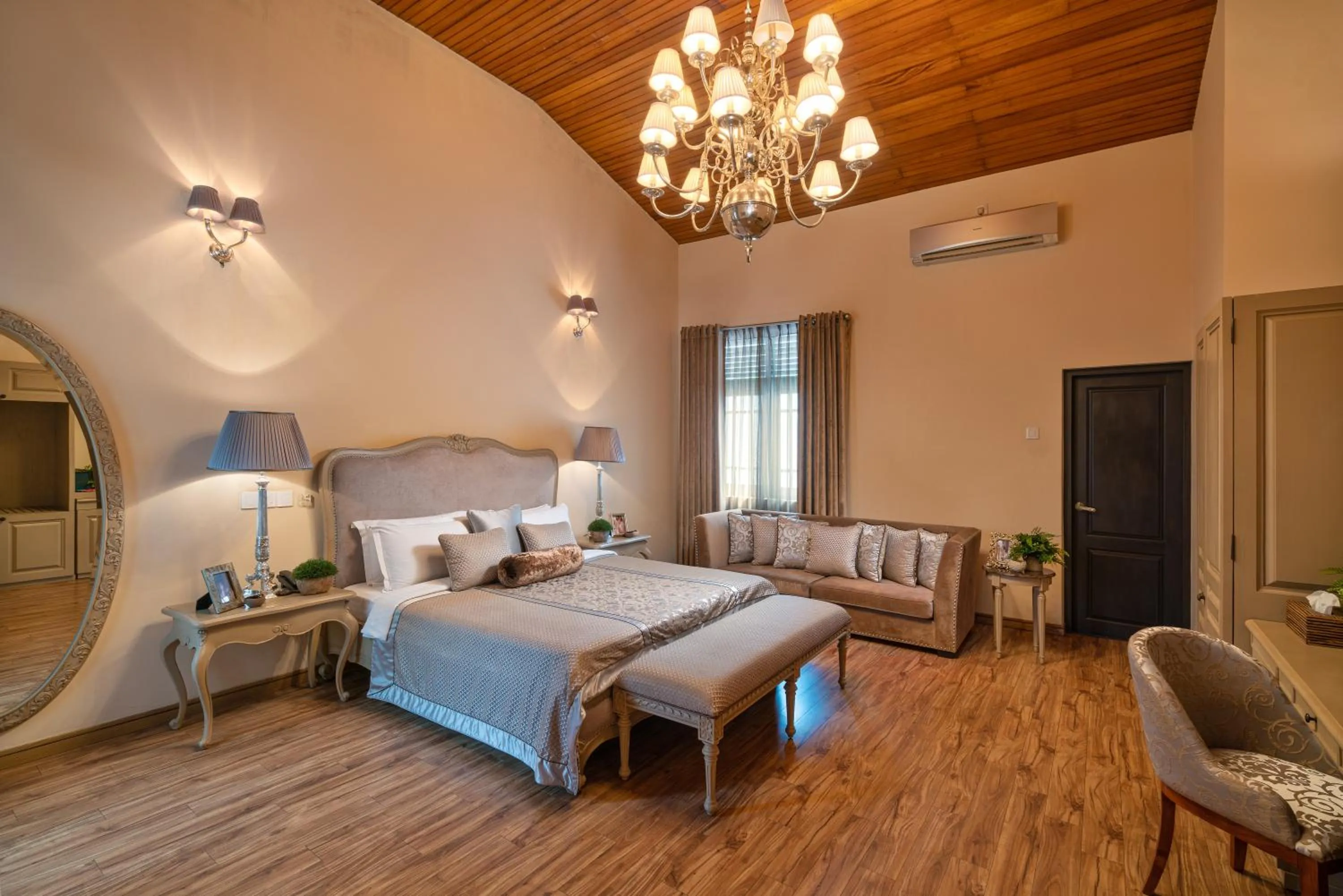 Suite with Hot Tub in Clove Villa