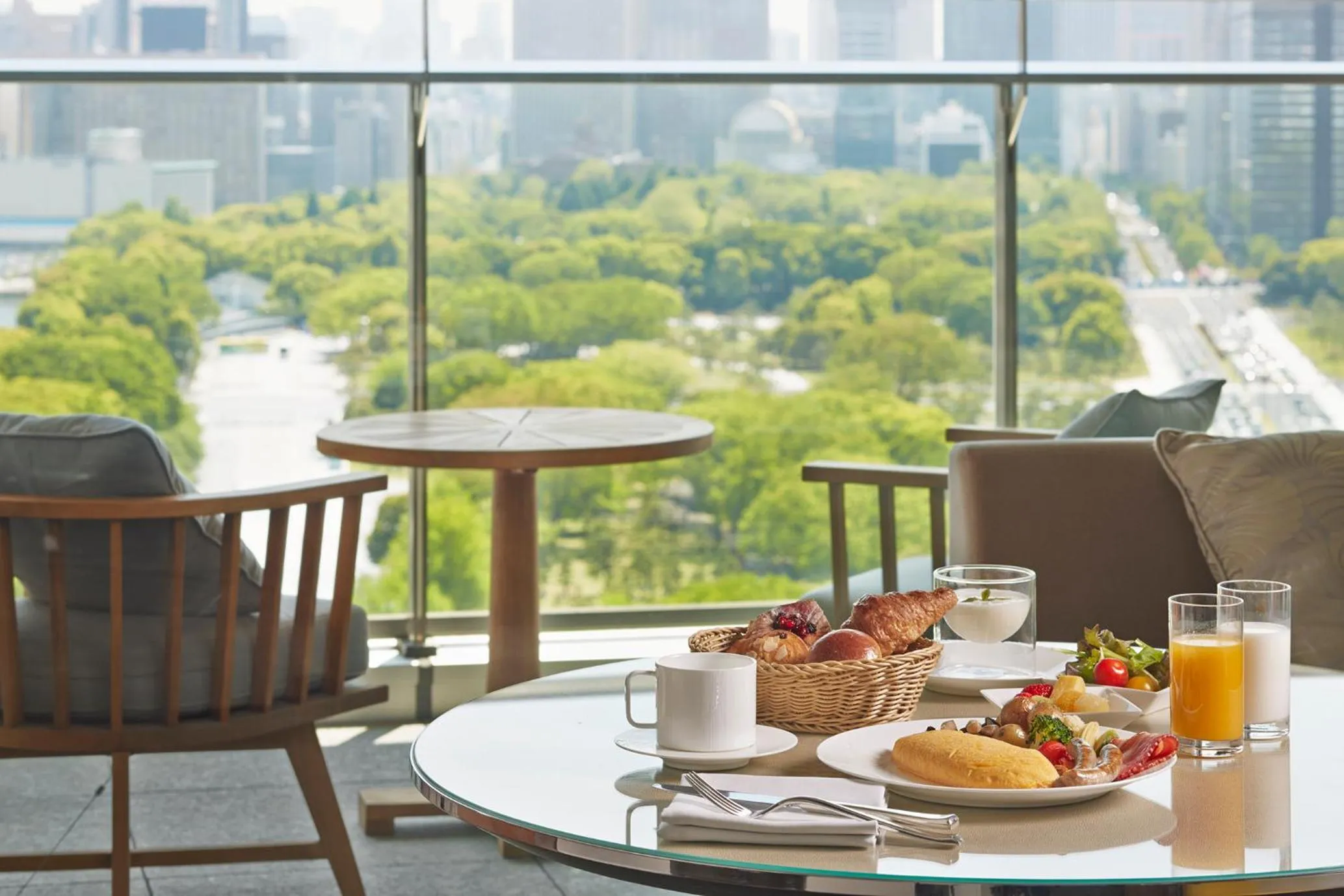 Club Deluxe Twin Room with Balcony - single occupancy in Palace Hotel Tokyo