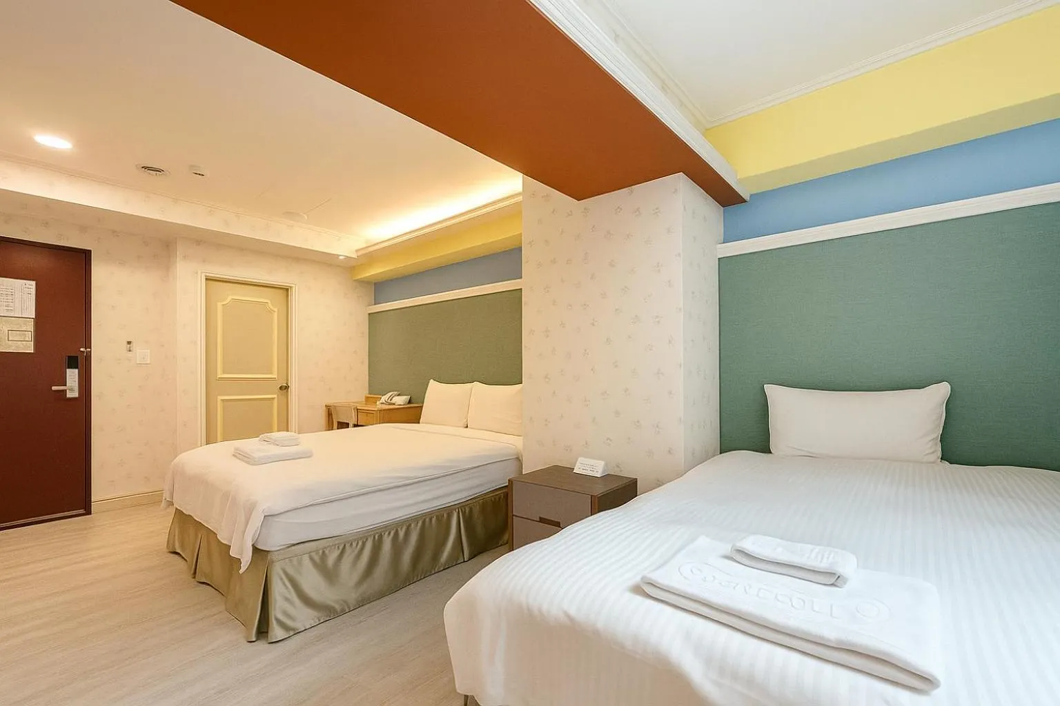 Superior Triple Room in Elizabeth Hotel
