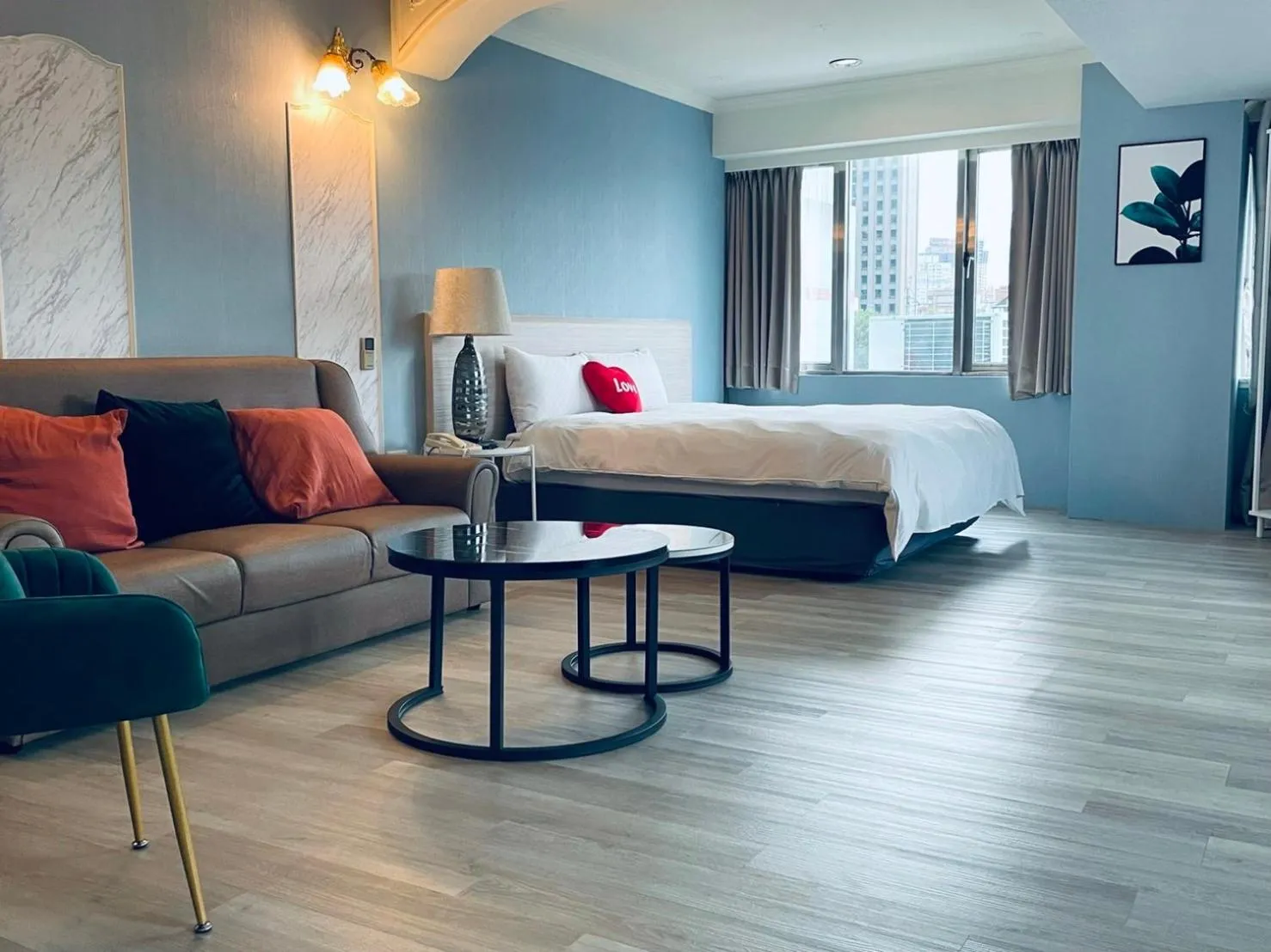 Deluxe Executive Suite in Felicity Business Hotel