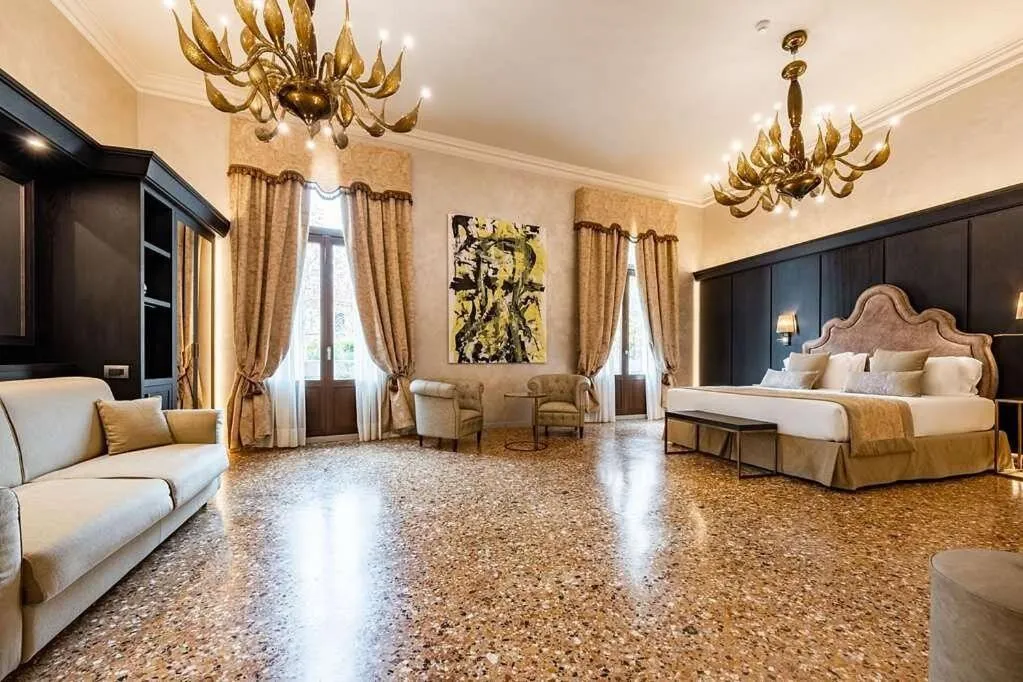 Suite with Balcony in Hotel Aquarius Venice - Ascend Collection
